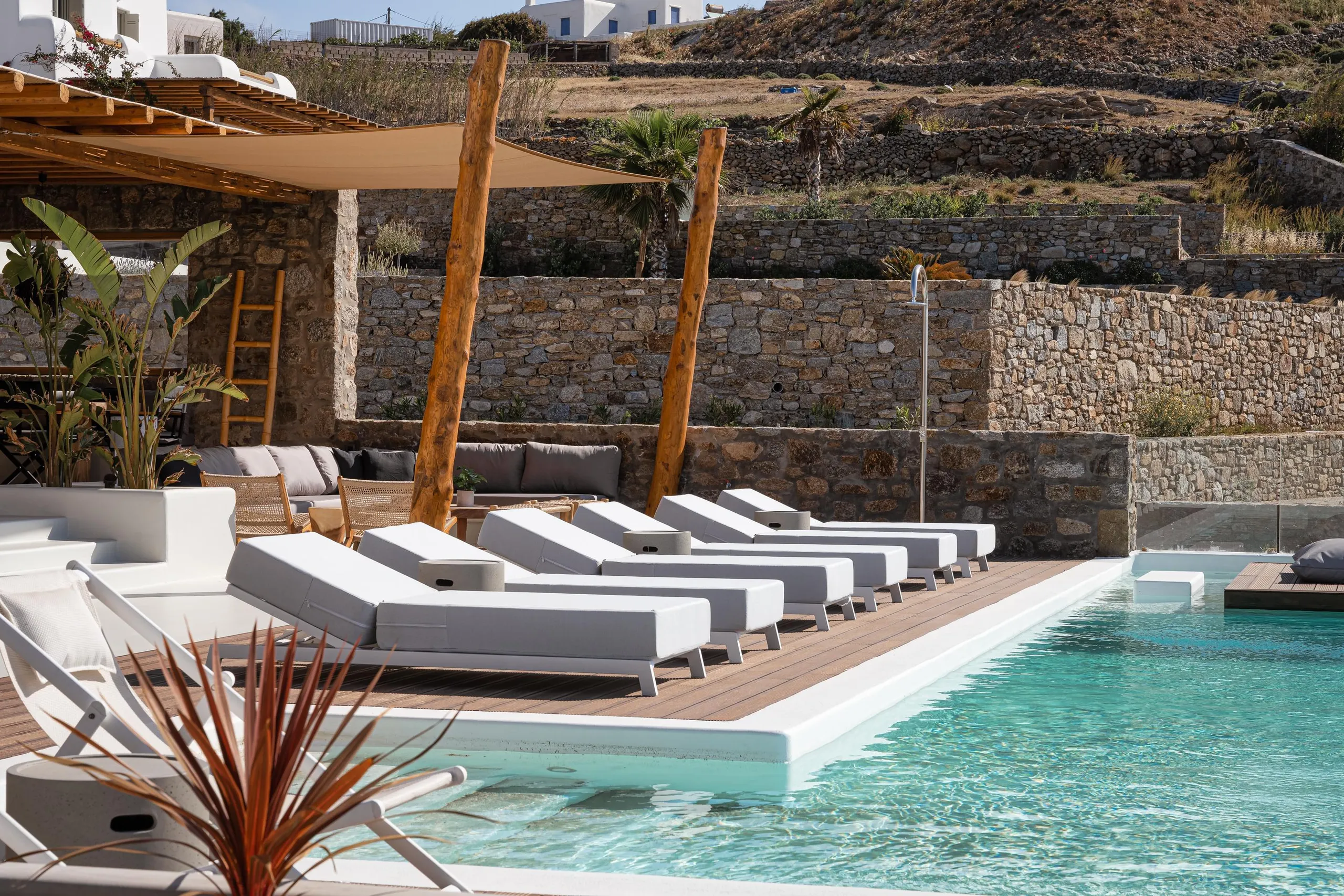 Experience Unmatched Opulence at This Luxury Villa Rental with Sweeping Views — photograph 2