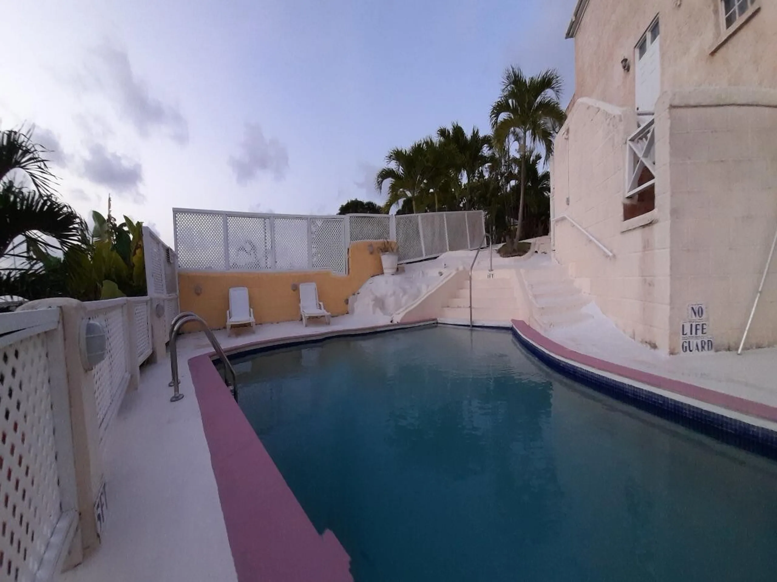 Ornate Villa in West Coast with Pool and Lovely Ocean Views — photograph 5