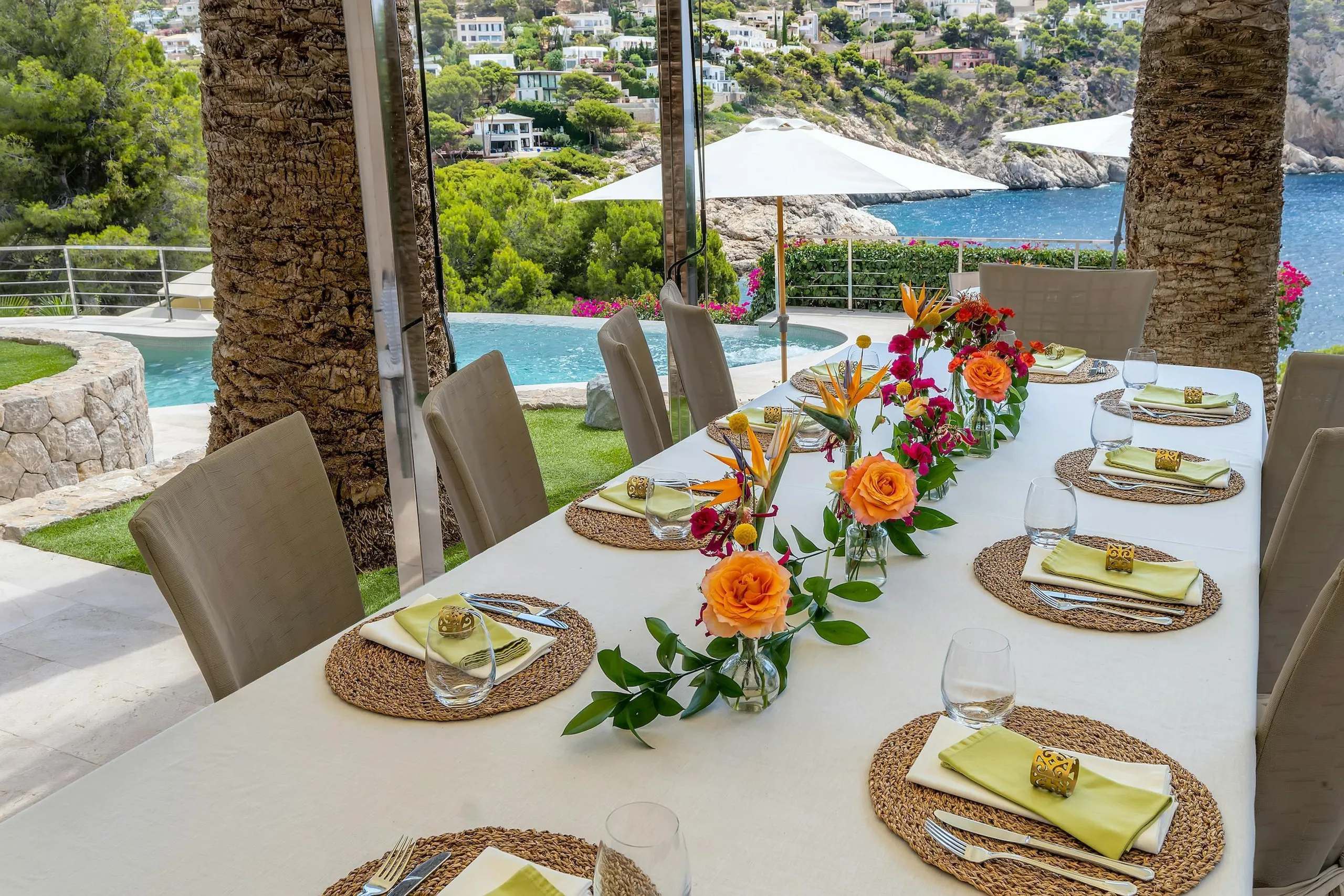 Elegant Six-Bedroom Villa with Terraces, Sea Access and 360° Views — photograph 9