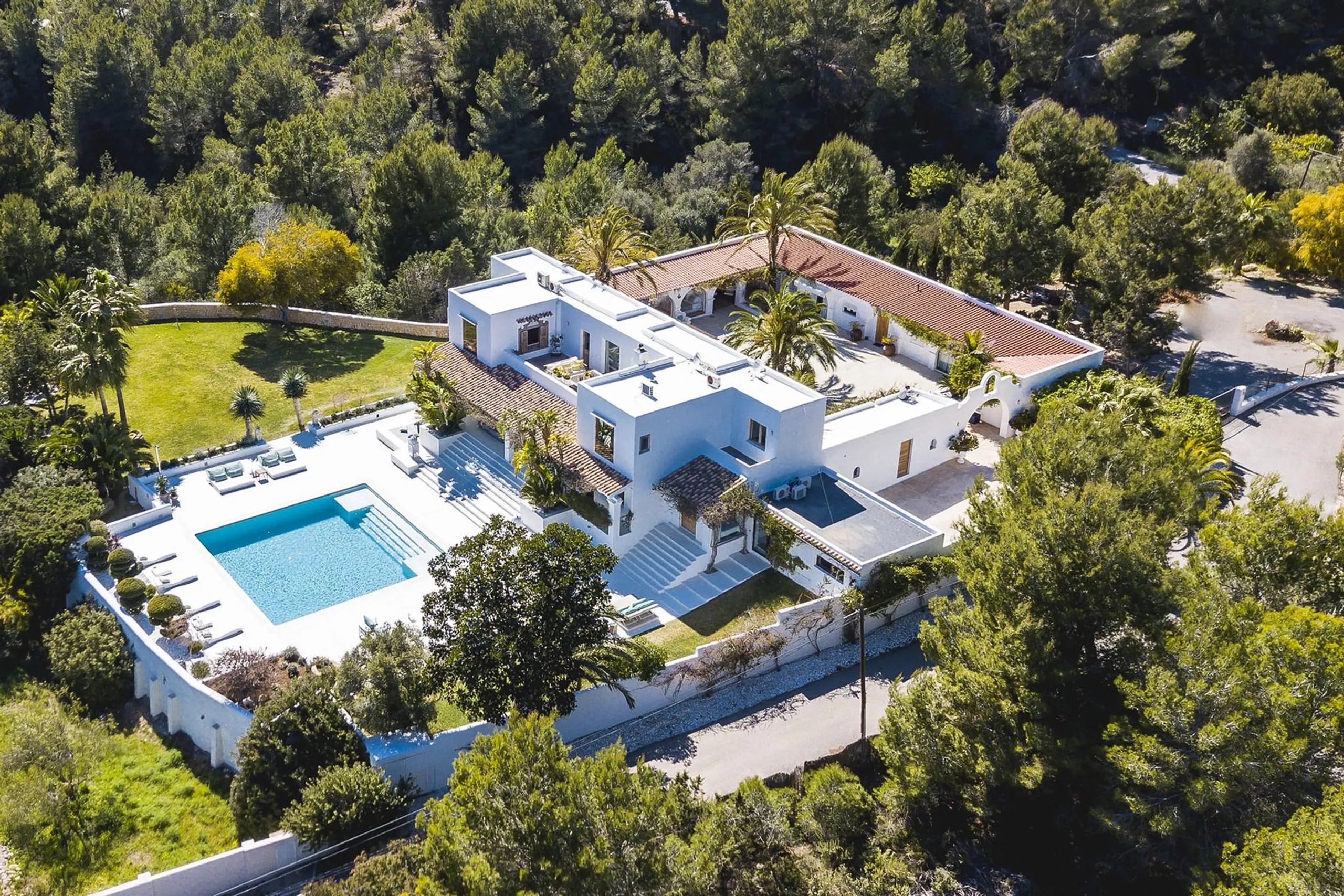 Glorious Mediterranean Villa with Pool and Breathtaking Sea Views, Sant Josep De Sa Talaia