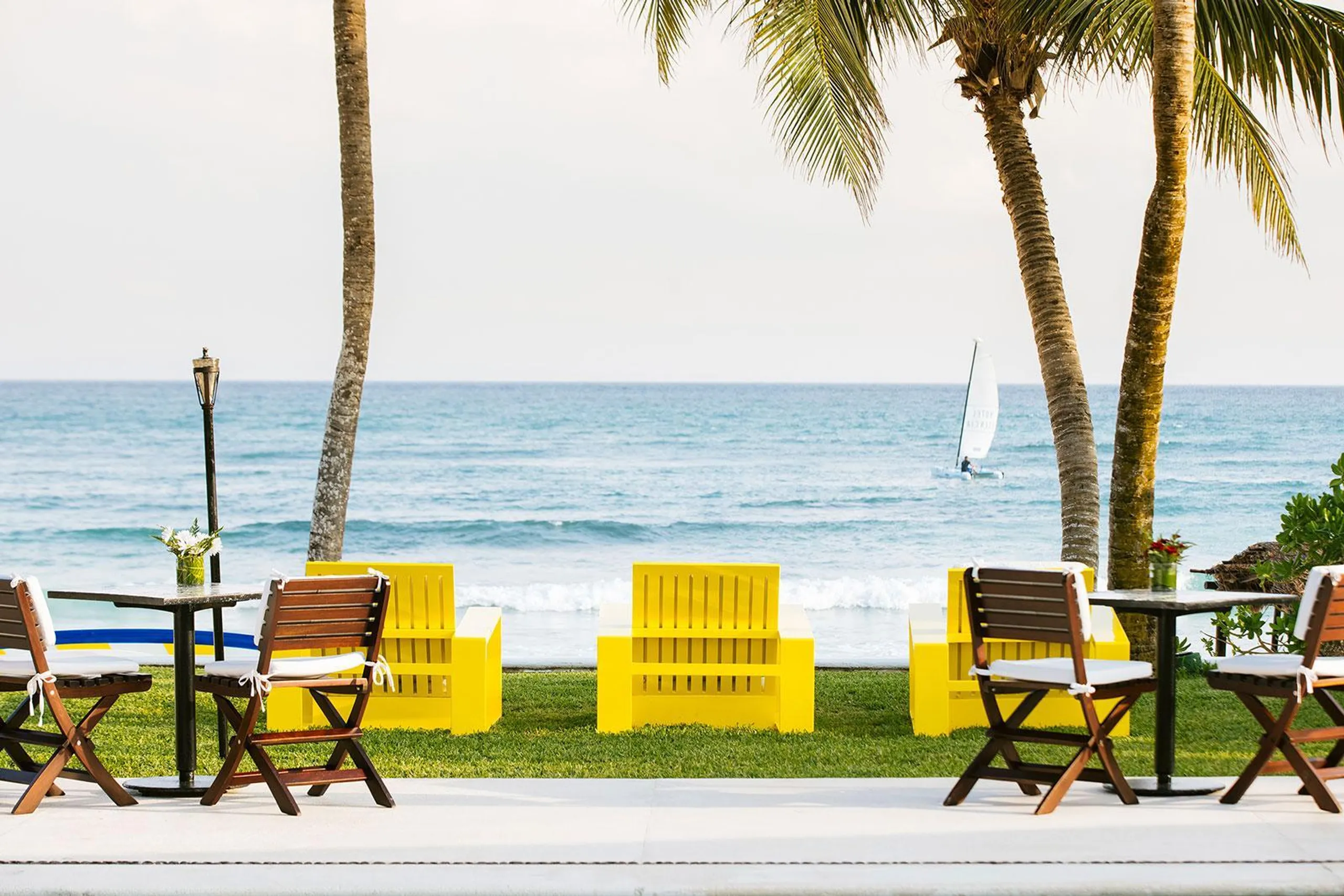 Private and Luxurious Beach Estate with Multiple Pool and Incredible Ocean Views — photograph 10