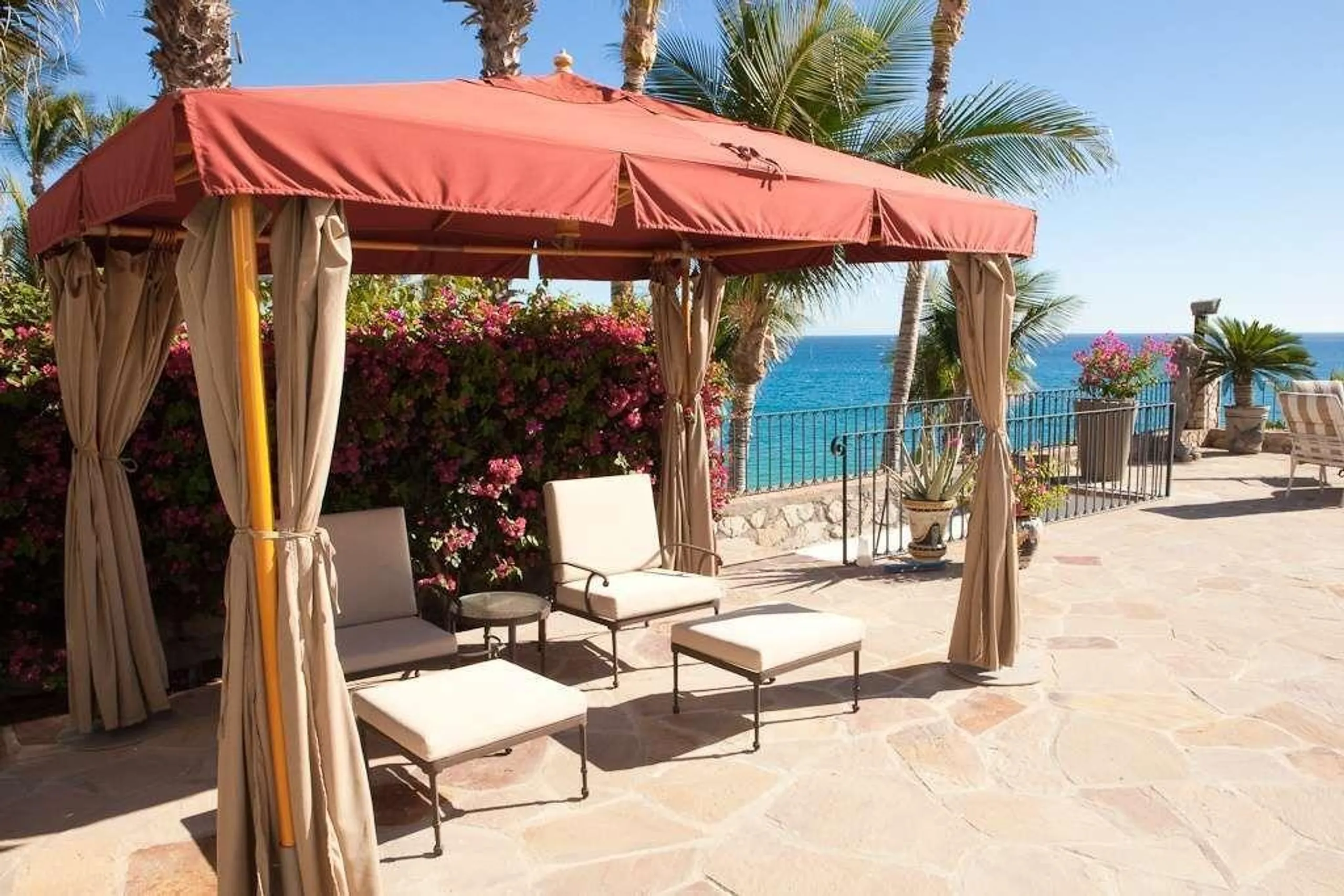Classic Palmilla Beachfront Estate with Private Pool and Ocean Views — photograph 10