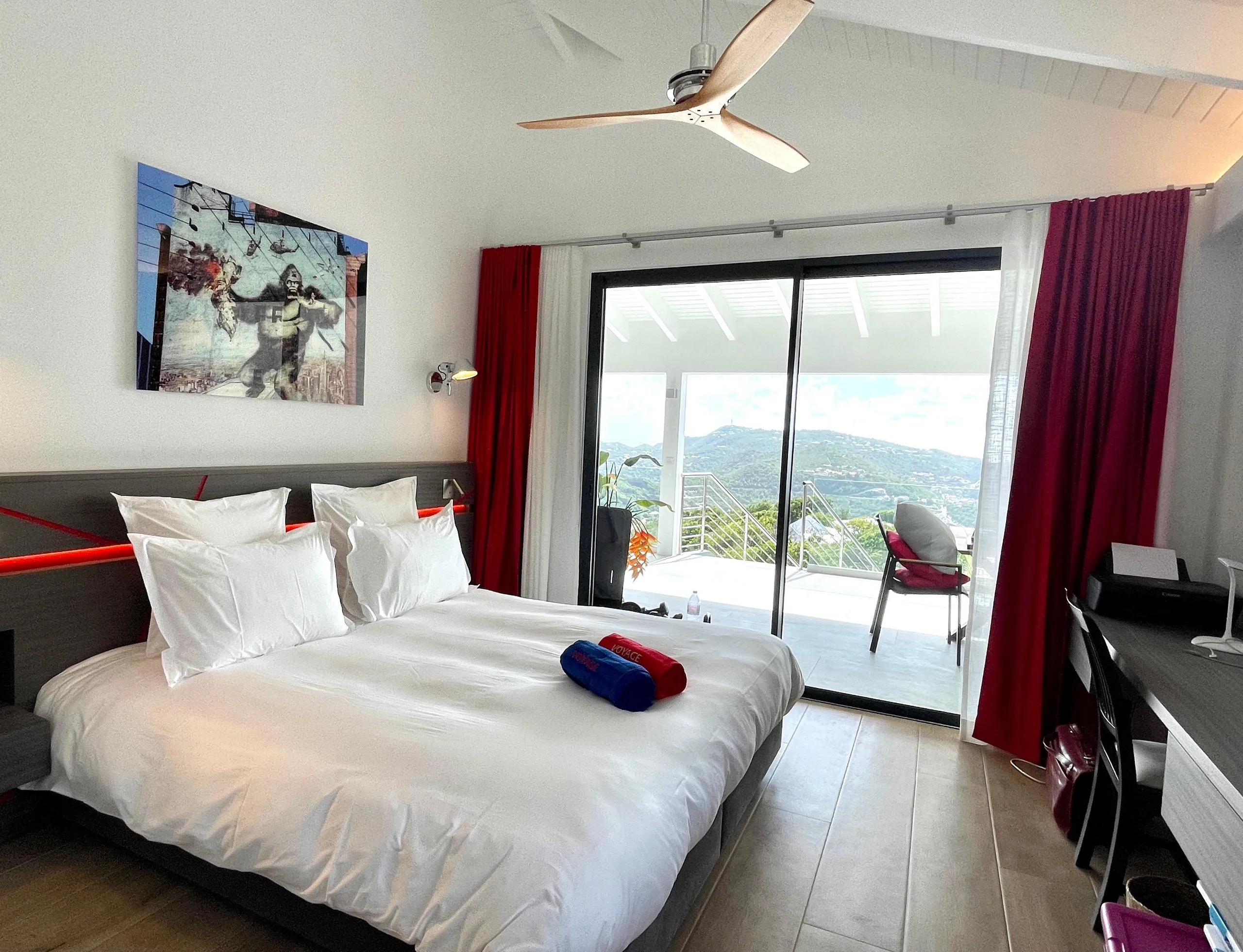 Contemporary View Estate with Private Pool and Gorgeous Views — photograph 11