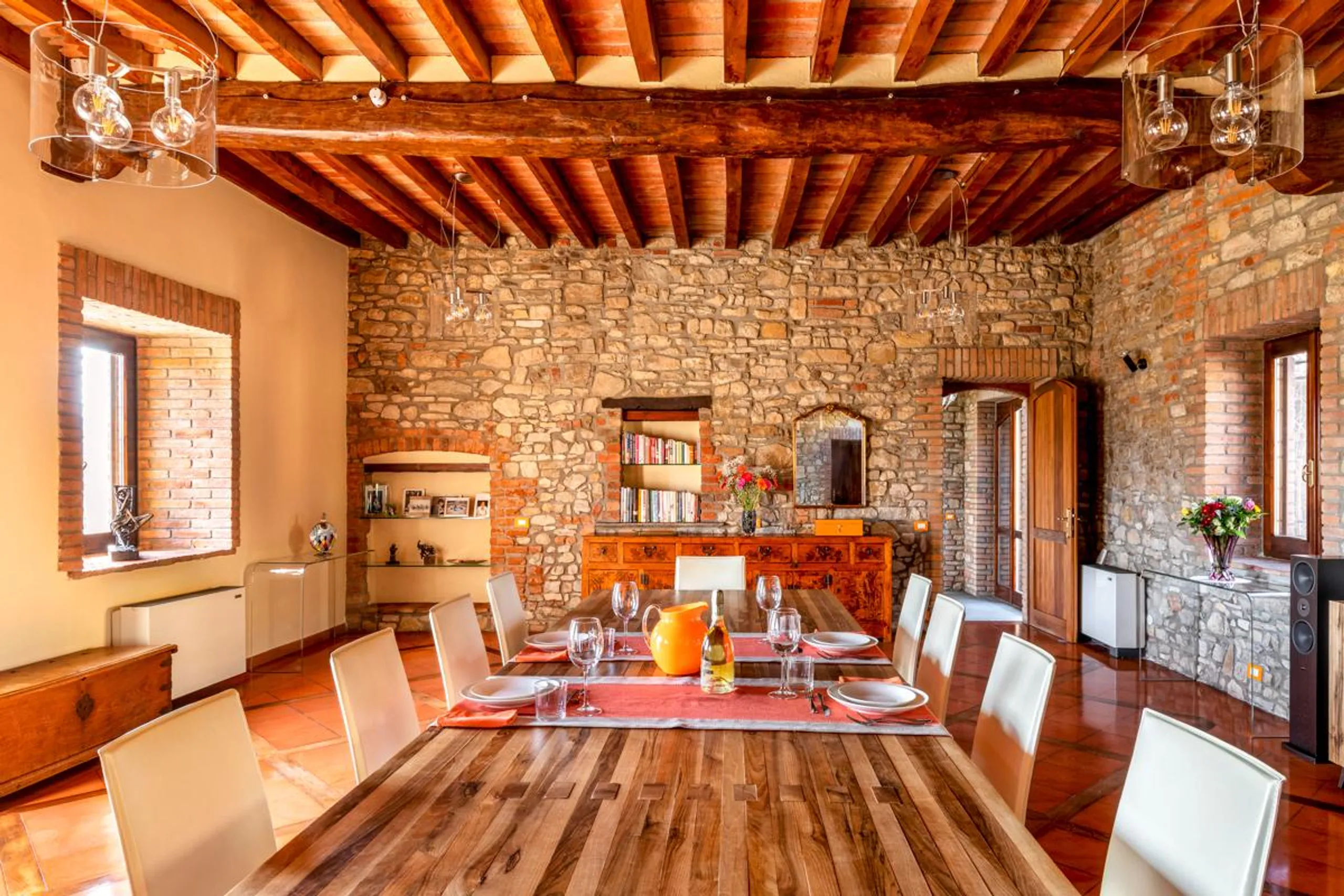 First-class Historic Villa with Pool and Panoramic Views of the Val Luretta — photograph 8
