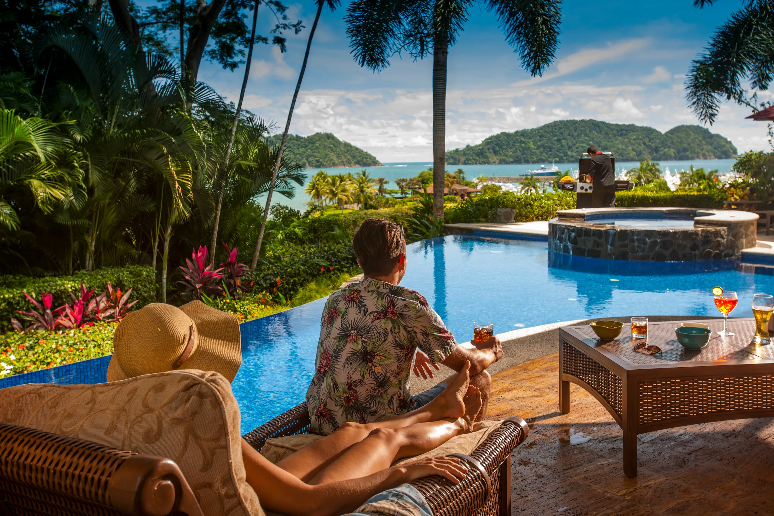 Spanish Colonial Villa in Altamira with Infinity Pool & Stunning Pacific Views — photograph 7