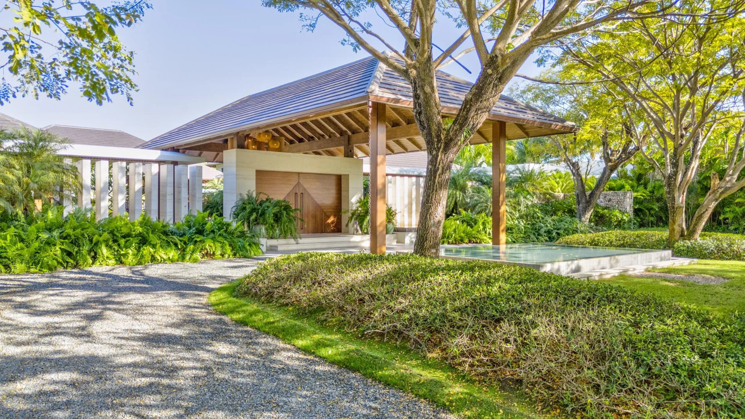 Superb beachfront Villa with Private Pool and Pristine Waters of the Dominican — photograph 5