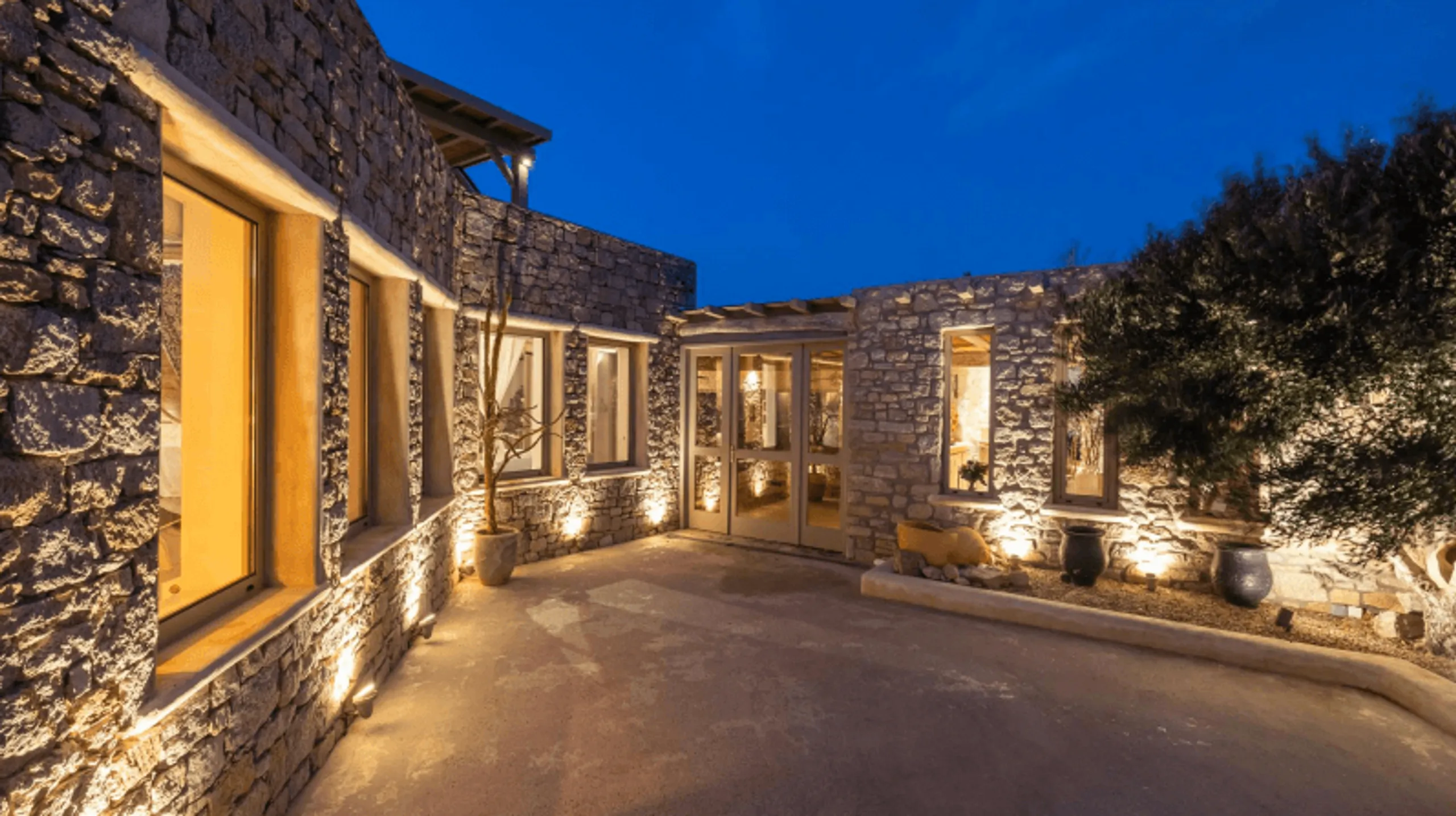 Kanalia's Tranquil Retreat with Private Pool and Breathtaking Views — photograph 4