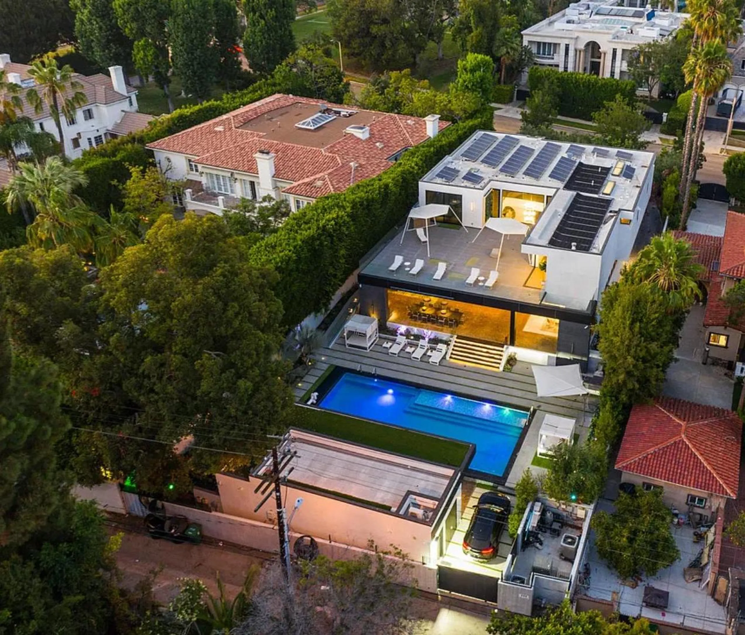 Modern Beverly Hills Villa with Private Pool — photograph 2