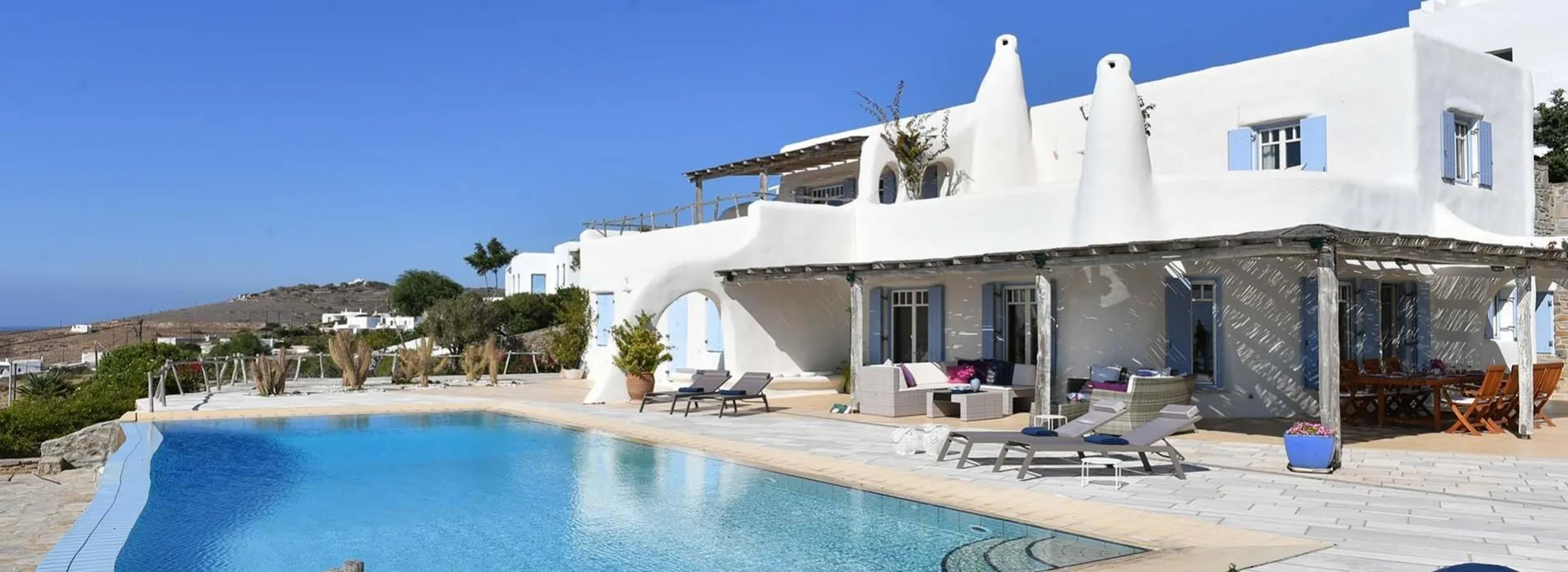 Prestige Oasis Villa with Private Infinity Pool and Traditional Cycladic Style with Modern Architectural Elements, Santorini
