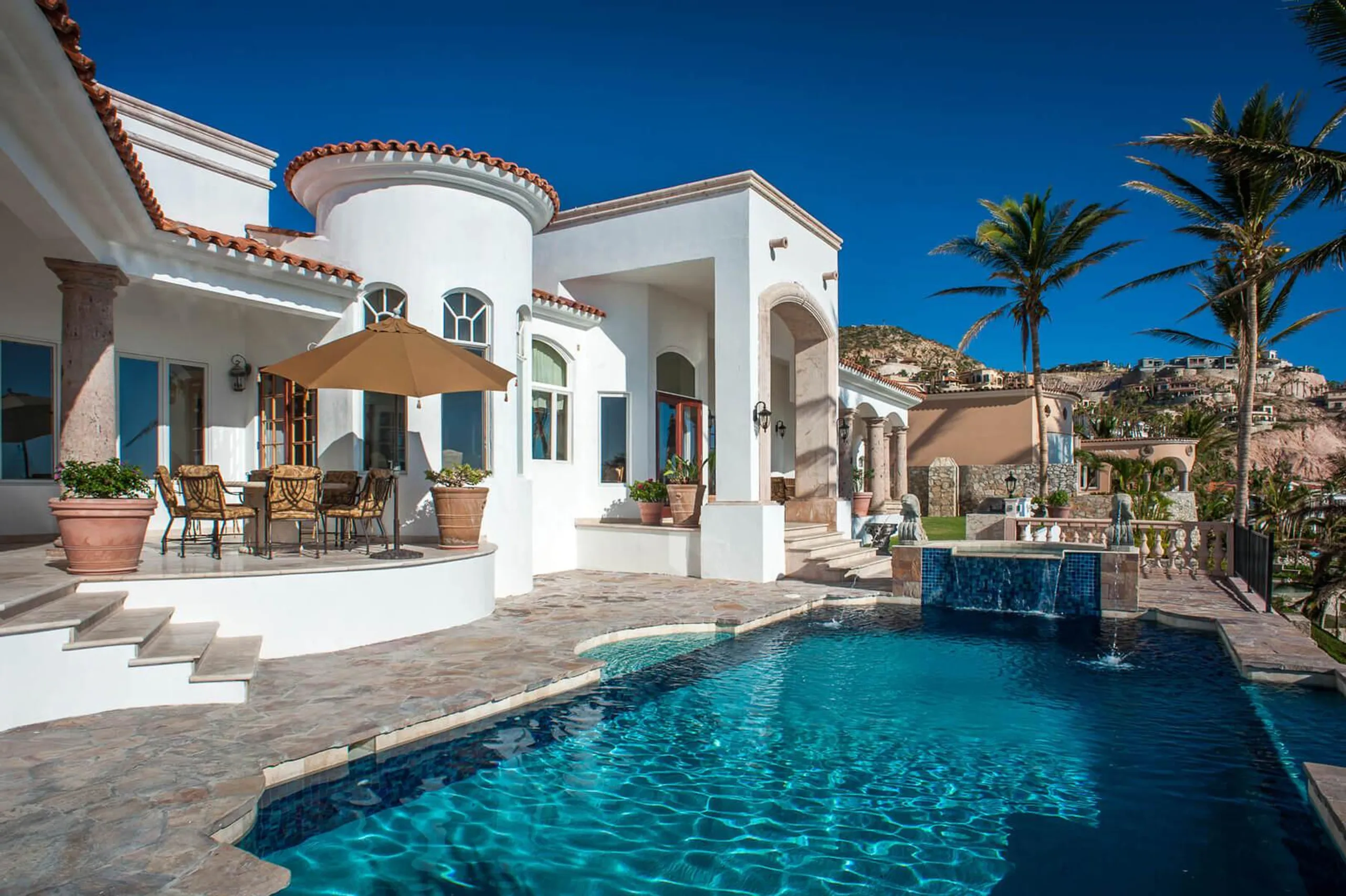 Magnificent Tuscan-Inspired Villa with Private Swimming Pool in Los Cabos — photograph 7