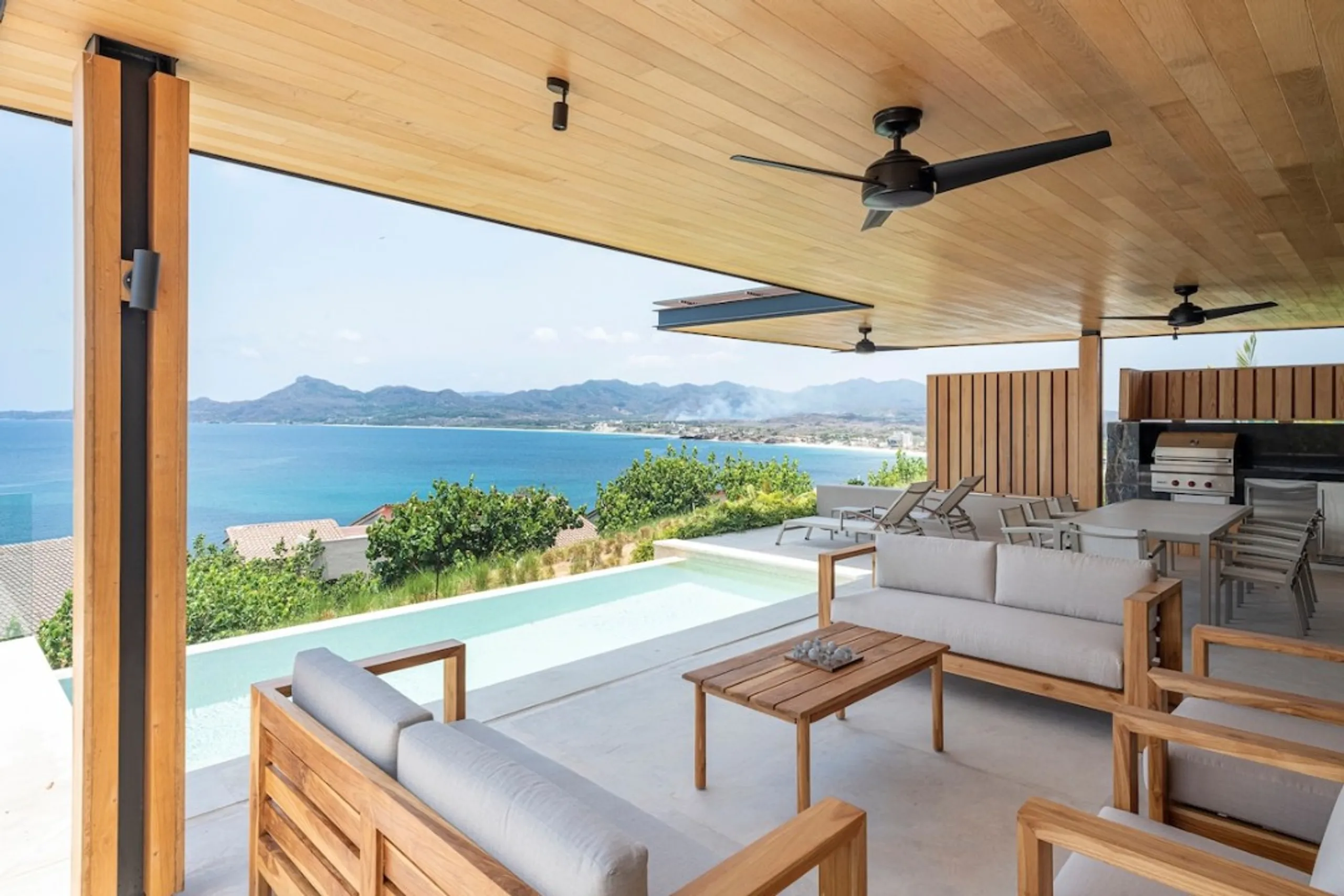 Awe-Inspiring Hillside Villa in Punta Mita with Infinity Pool & Panoramic Bay Views — photograph 8