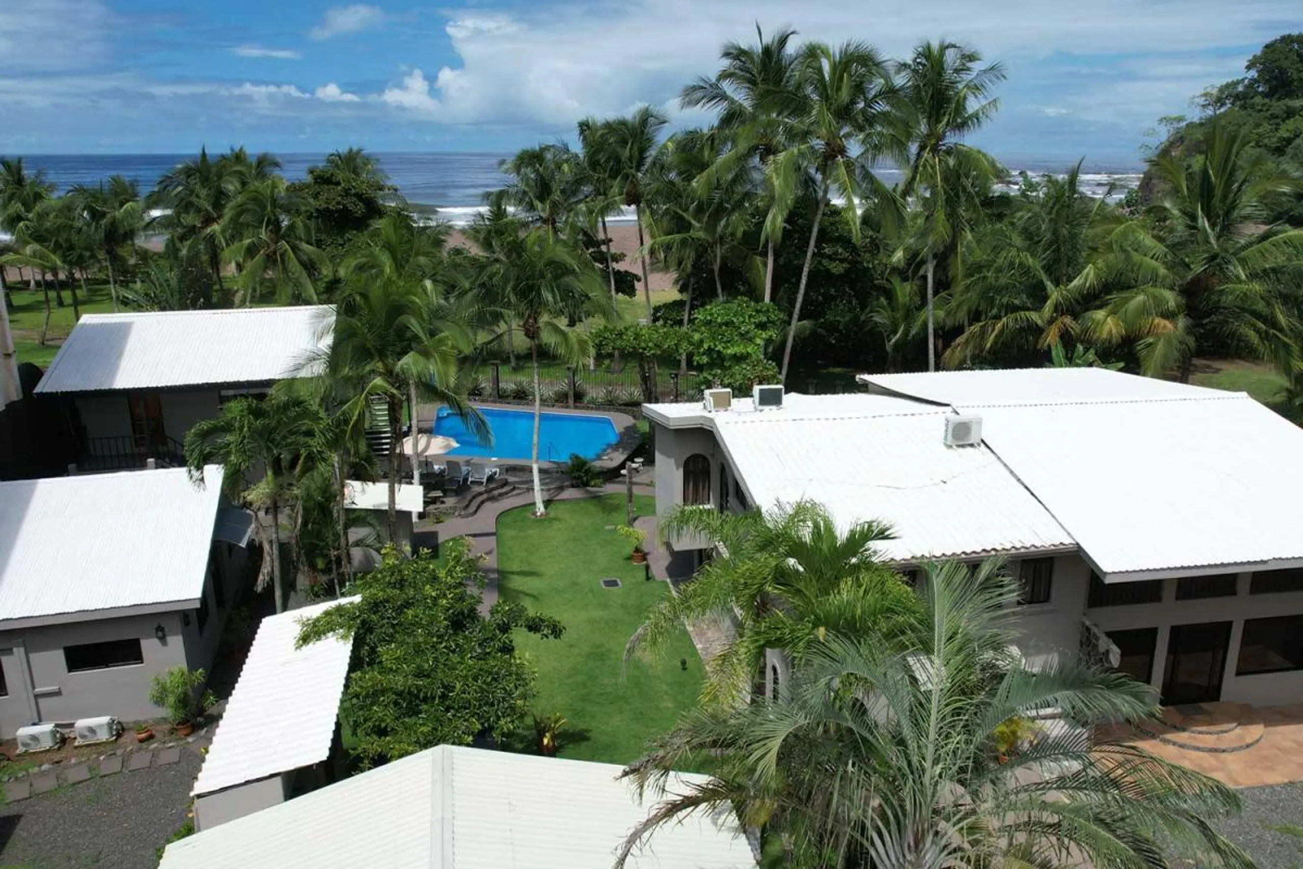 Exquisite 15-Bedroom Beachfront Villa in Costa Rica with Private Pool and Ocean Views, Jaco