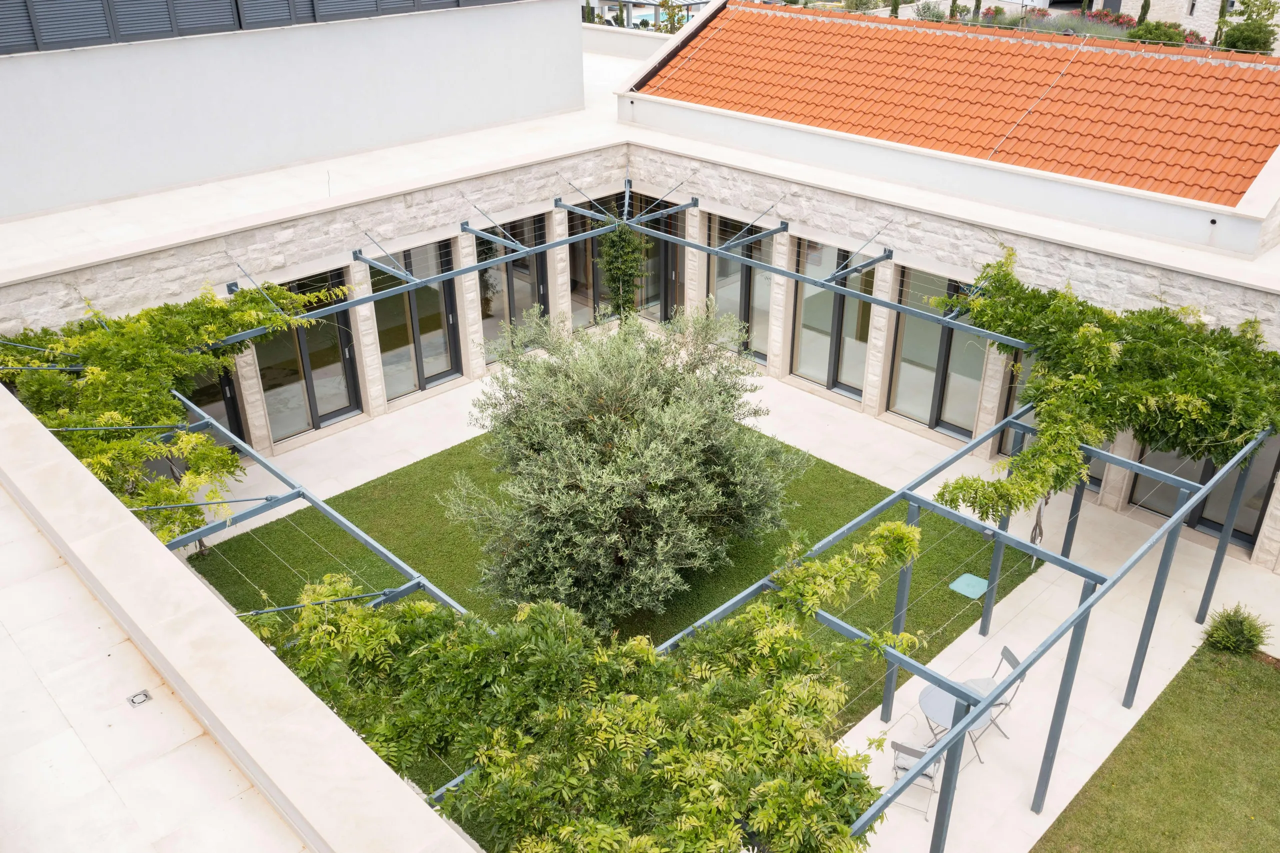 Unveiling Brac Luxury Retreat with Sparkling Pool and  Panoramic Views — photograph 12