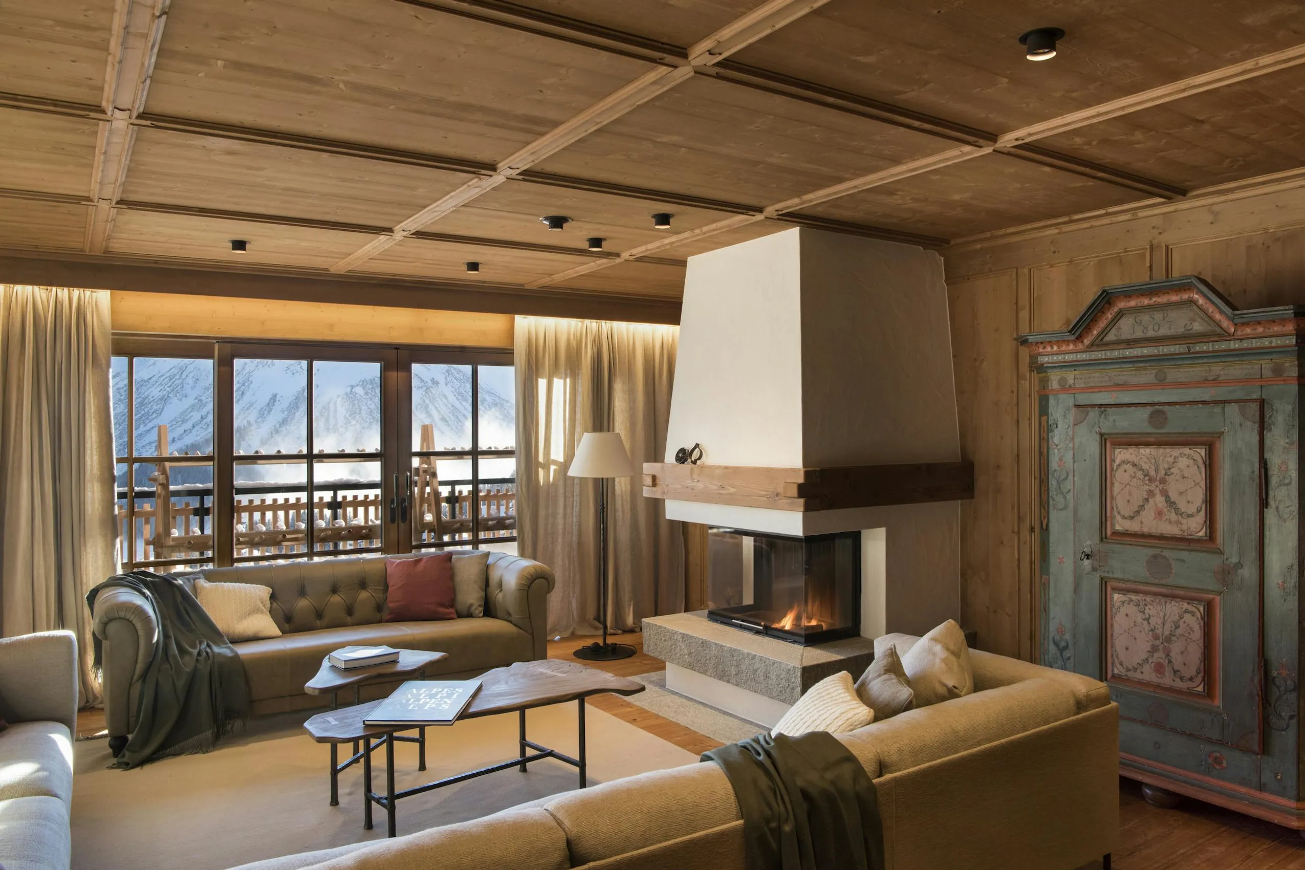 Mountainside Alps Chalet with Upscale Amenities and Incredible Views — photograph 6