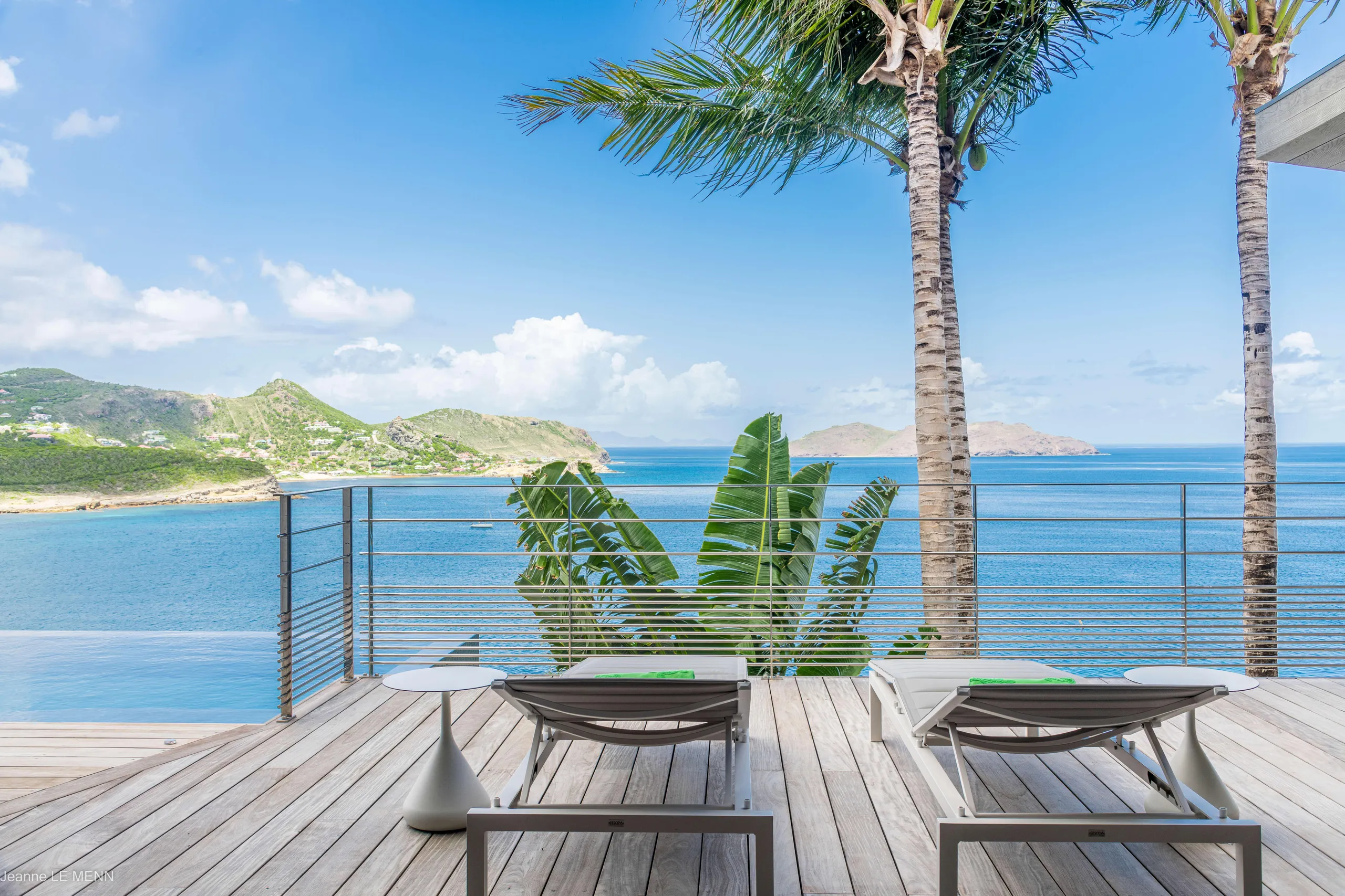 Breathtaking Cliffside Villa in Saint-Jean with Infinity Pool and Stunning Ocean Views — photograph 9