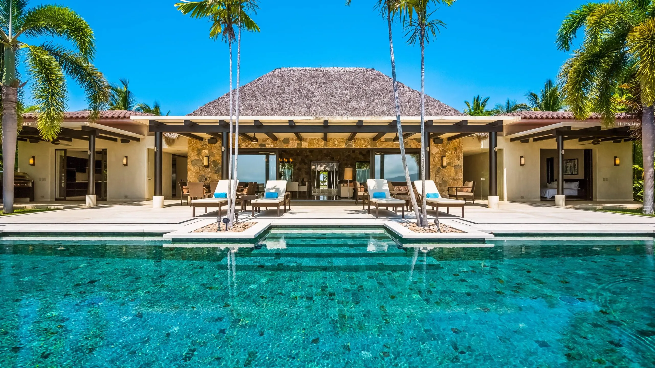 Calming Oceanview Villa with Private Infinity Pool, and Firepit, Punta Mita