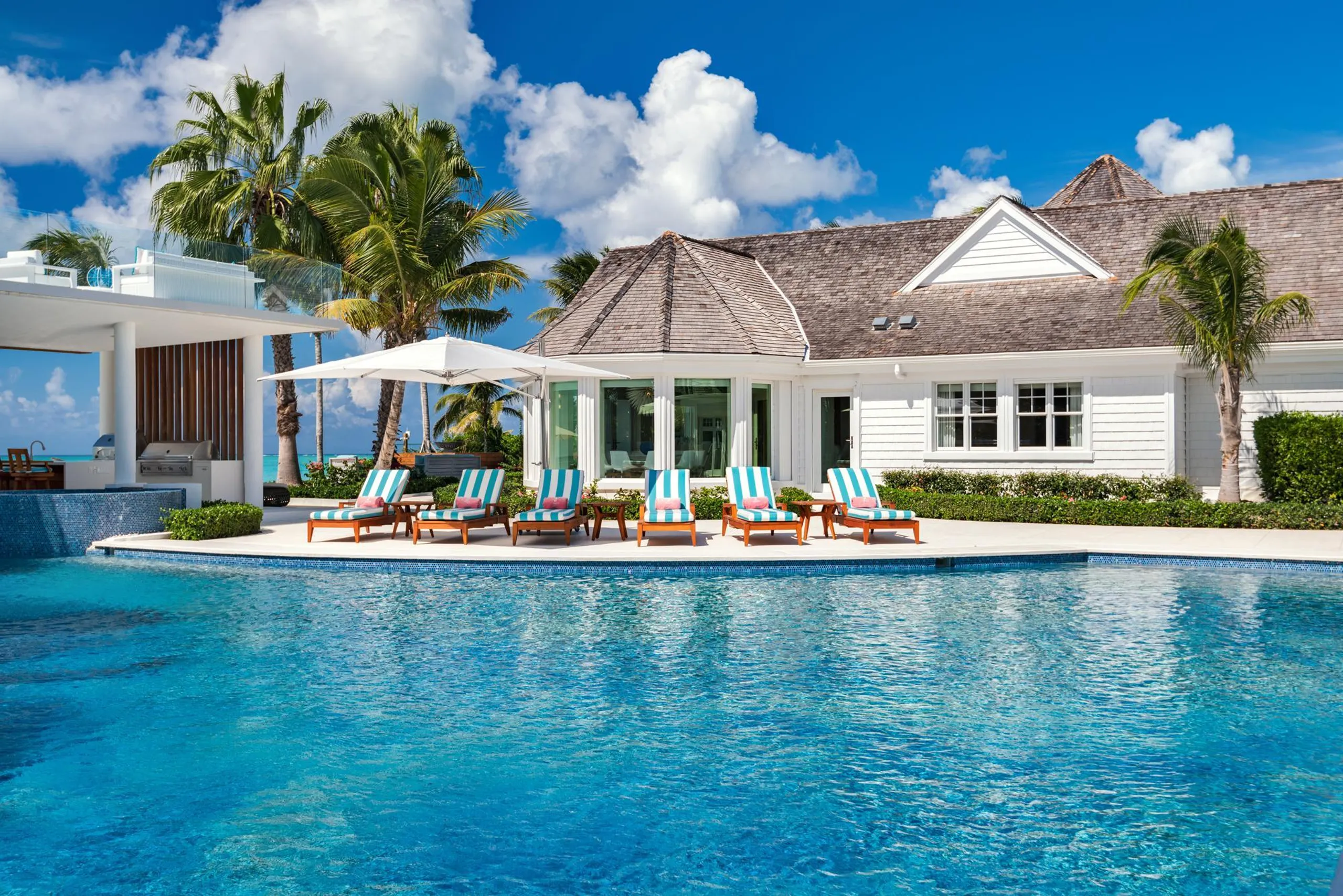 Sun, Sand, and Relaxation at a Luxe Waterfront Haven in Turks and Caicos — photograph 6
