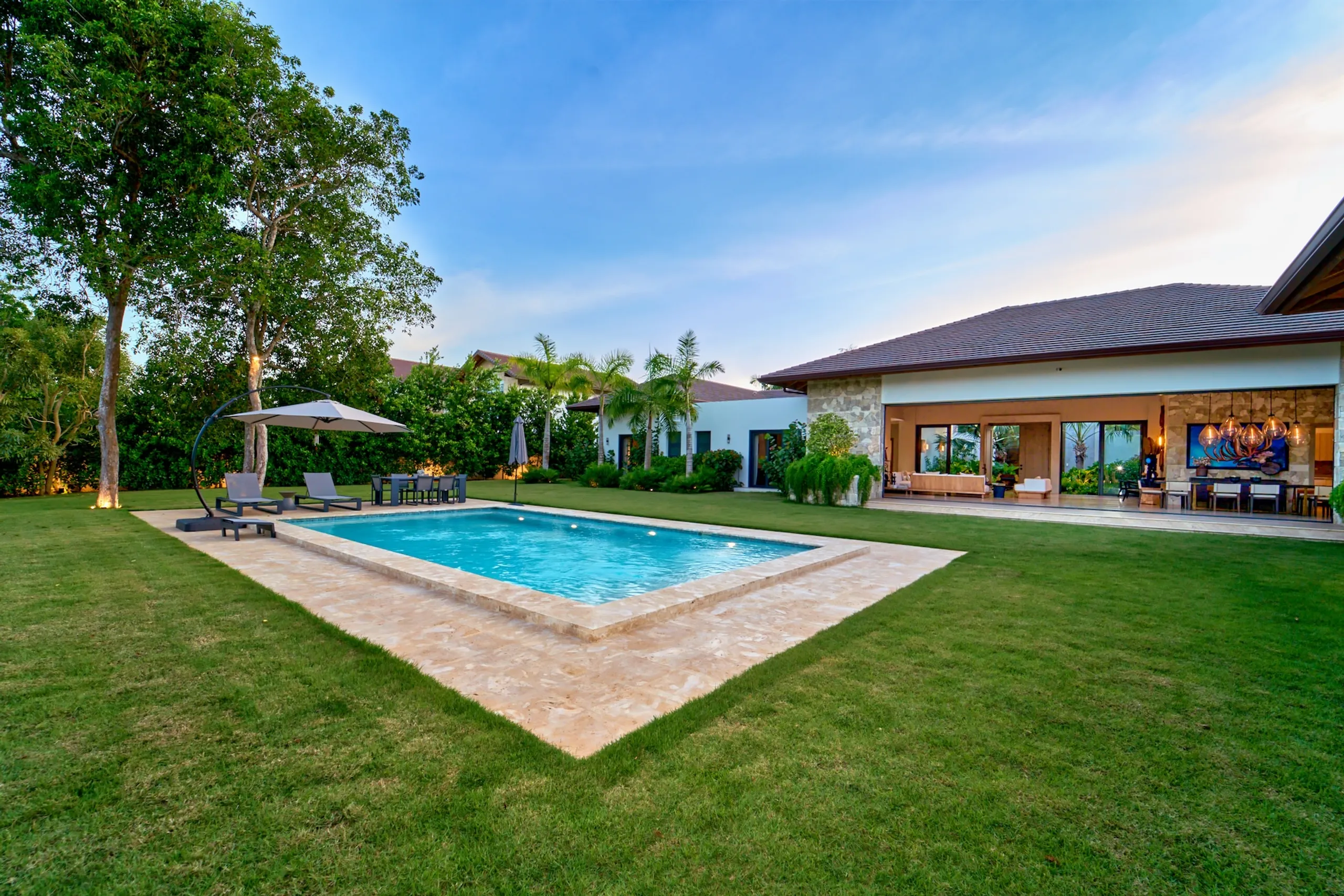 Magnificent Modern Villa with Private Pool and Golf Course and Marina Access — photograph 3