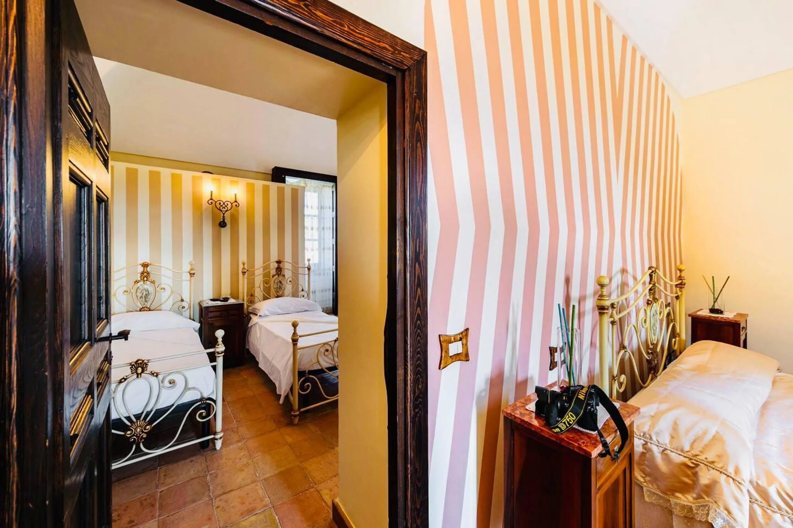 Majestic Historical Villa with Private Pool and Coastline Views — photograph 8