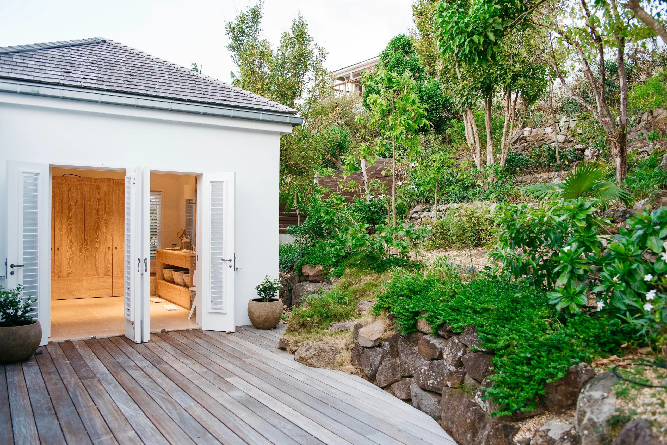 Exquisite Seaside Villa with Private Pool and Ocean Views — photograph 8