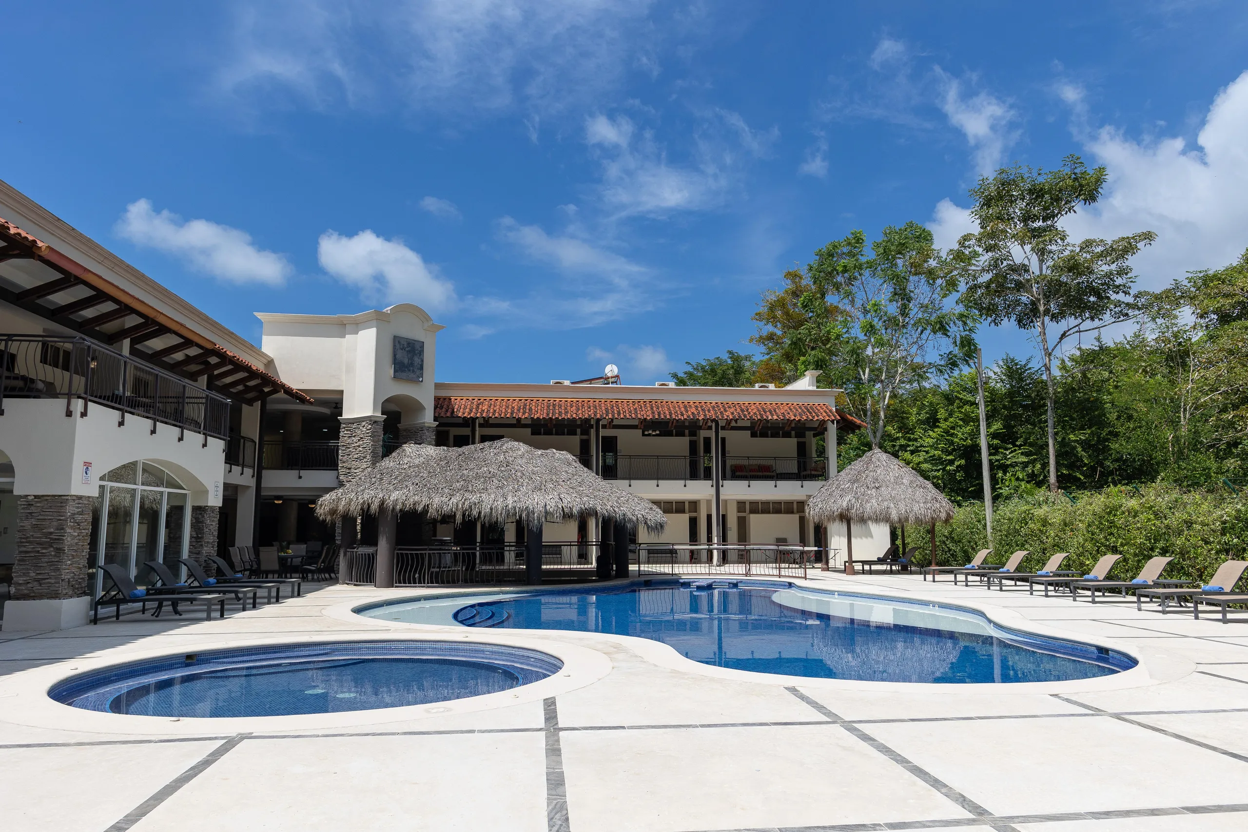 Grand Puntarenas Luxury Villa with Private Resort-style Pool — photograph 10