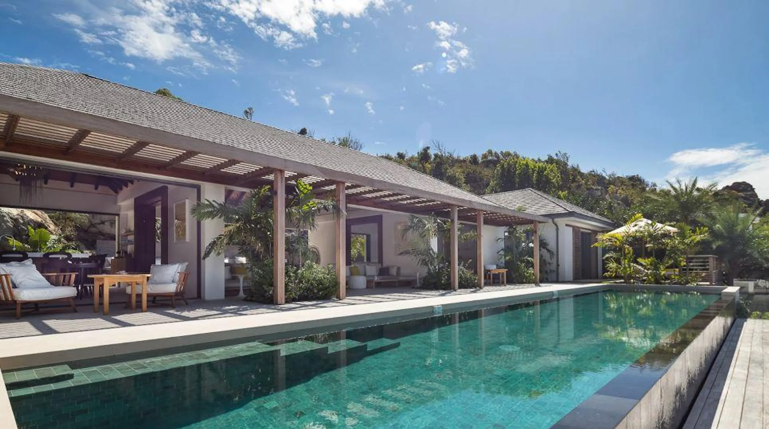 Elegant Oasis Villa with Gorgeous Pool and Stunning Views — photograph 4