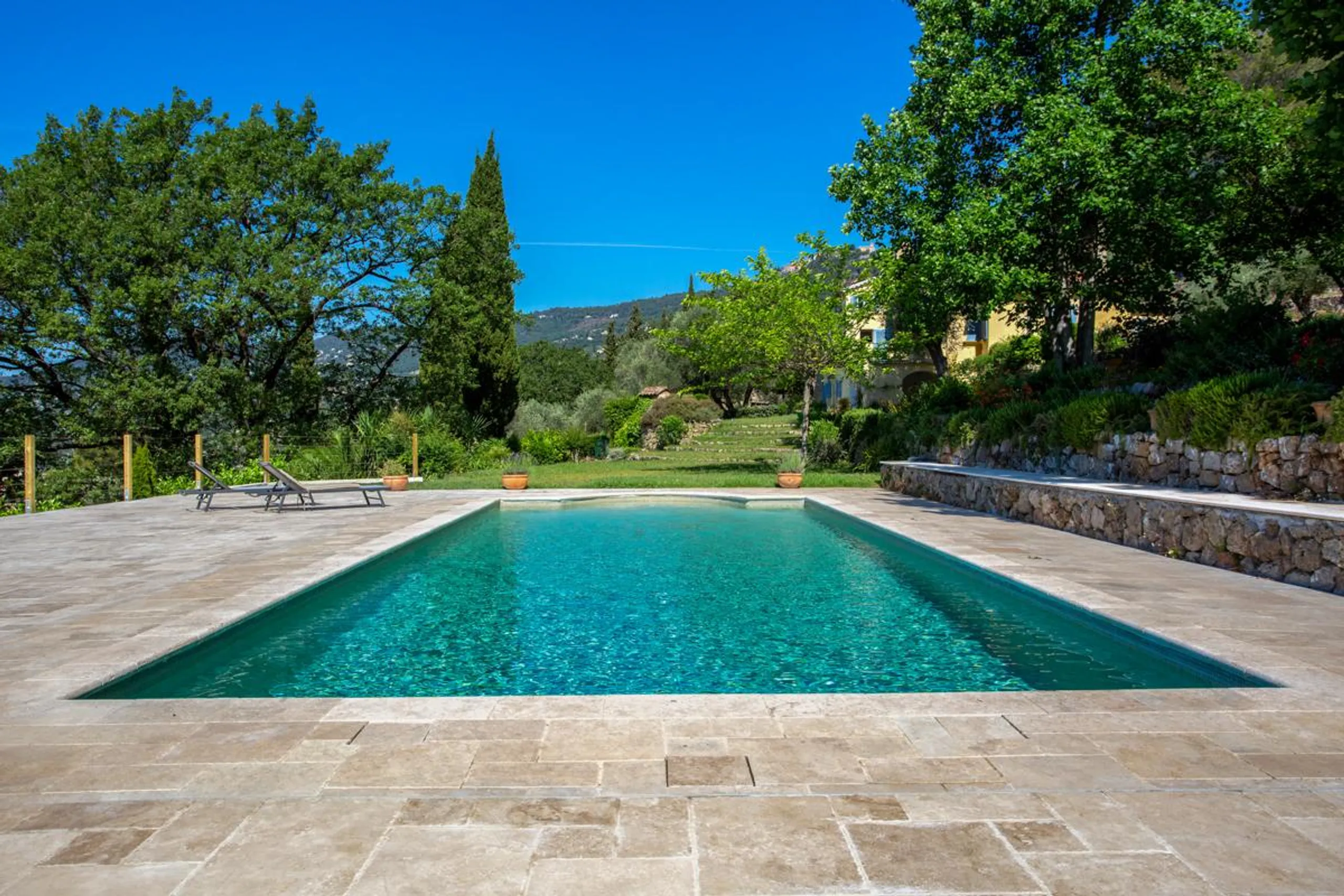 Historic 5-Bedroom Villa Near Cannes with Private Pool, Scenic Views, & Tranquil Grounds — photograph 5