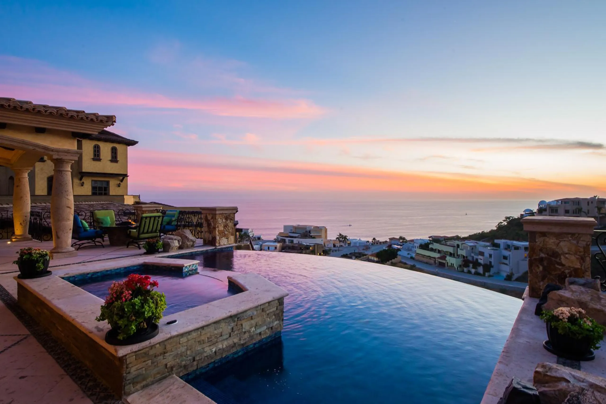 Majestic Classic Luxury with infinity pool with Breathtaking Ocean View — photograph 8