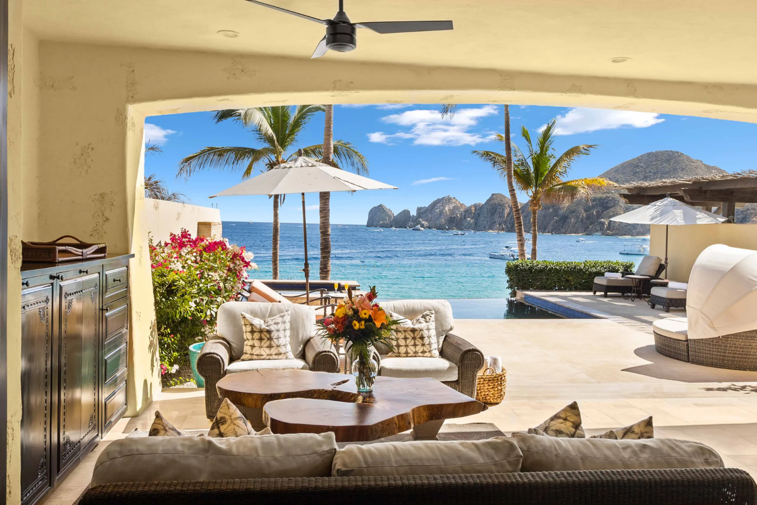 Hacienda Villa with Panoramic Ocean View and Resort Pool — photograph 3