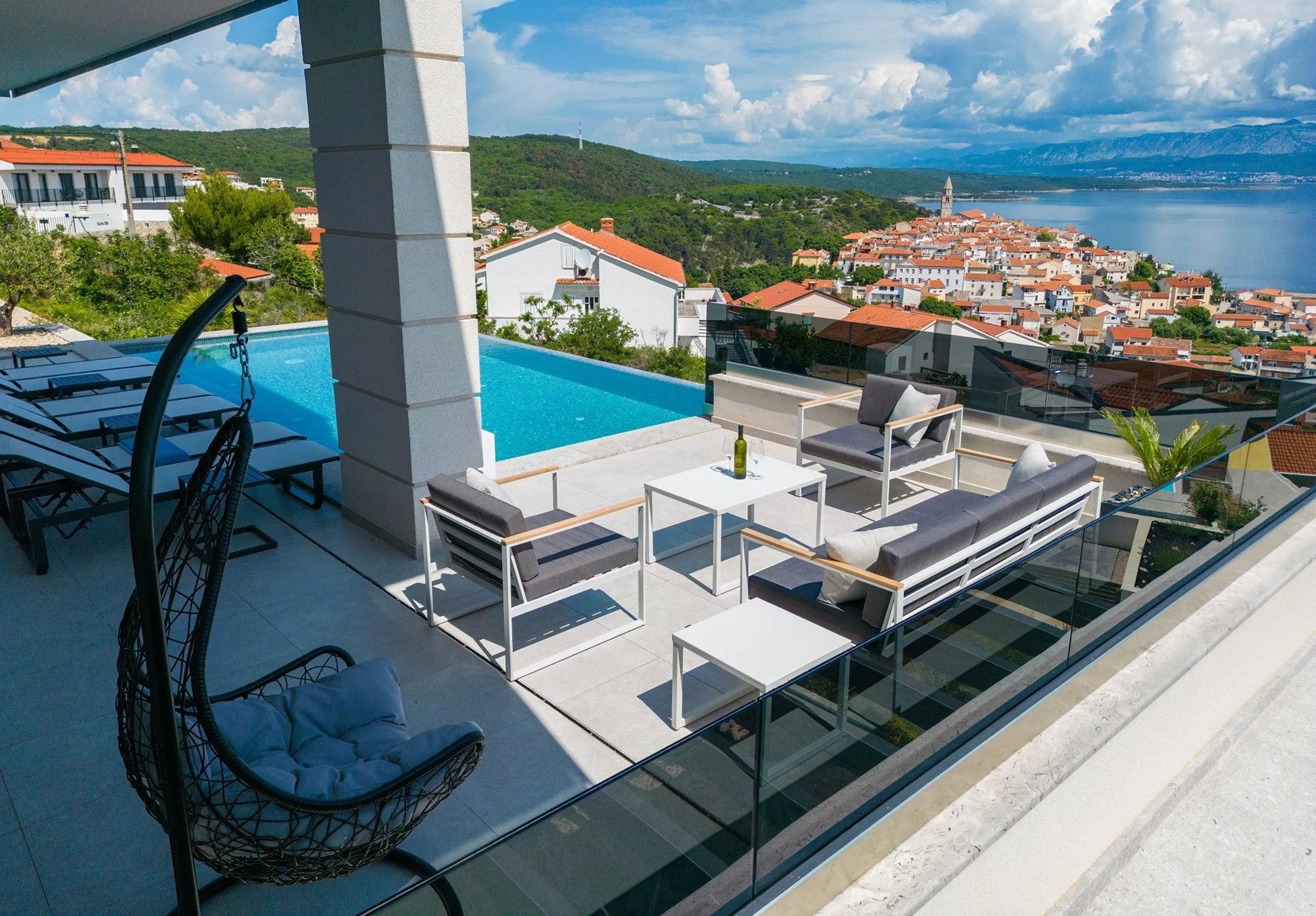 Prestige Oasis Villa with Private Pool and Sea Views — photograph 8