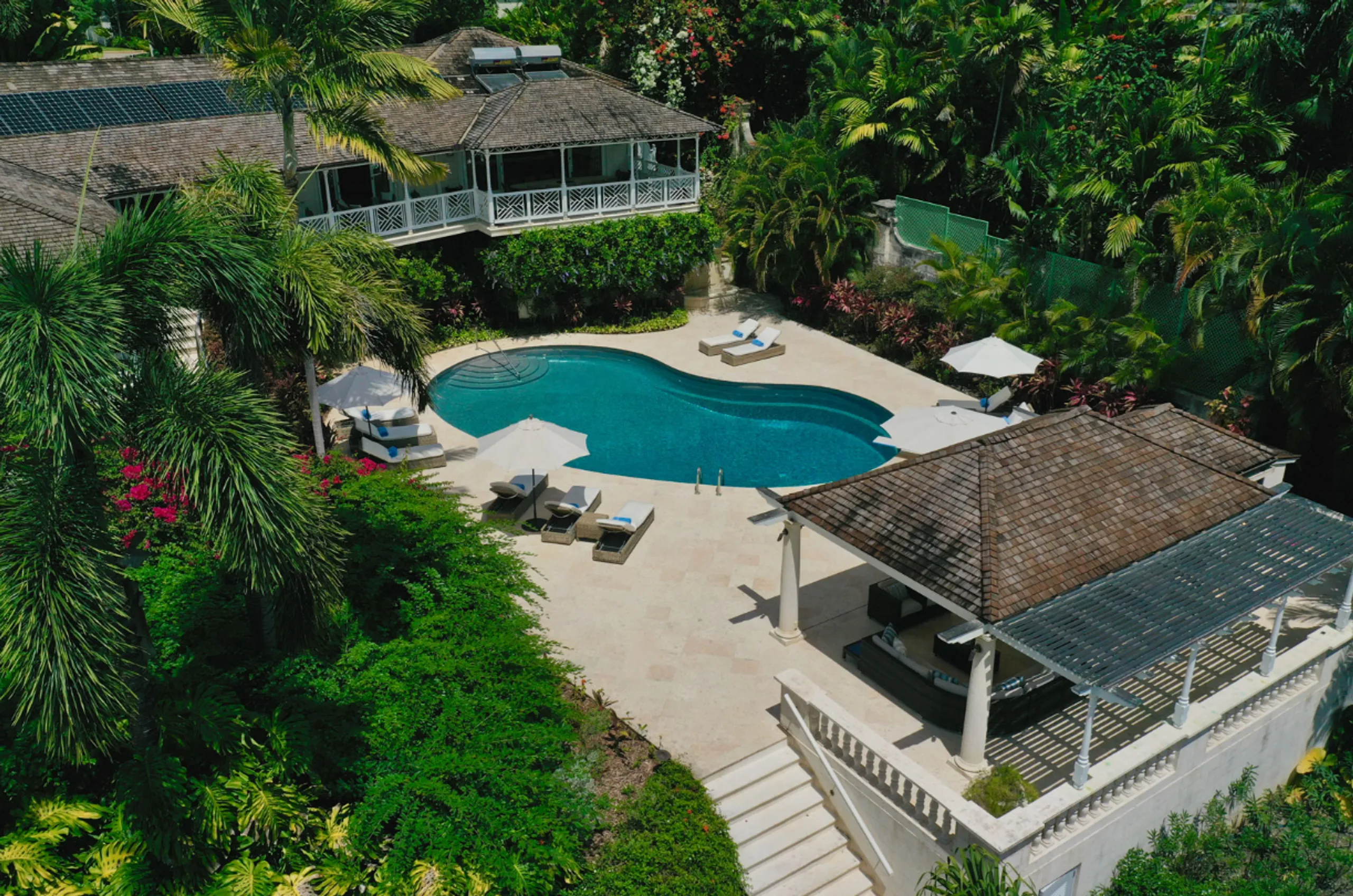 Oasis Luxe Villa with Private Pool and Breathtaking Ocean Views — photograph 2