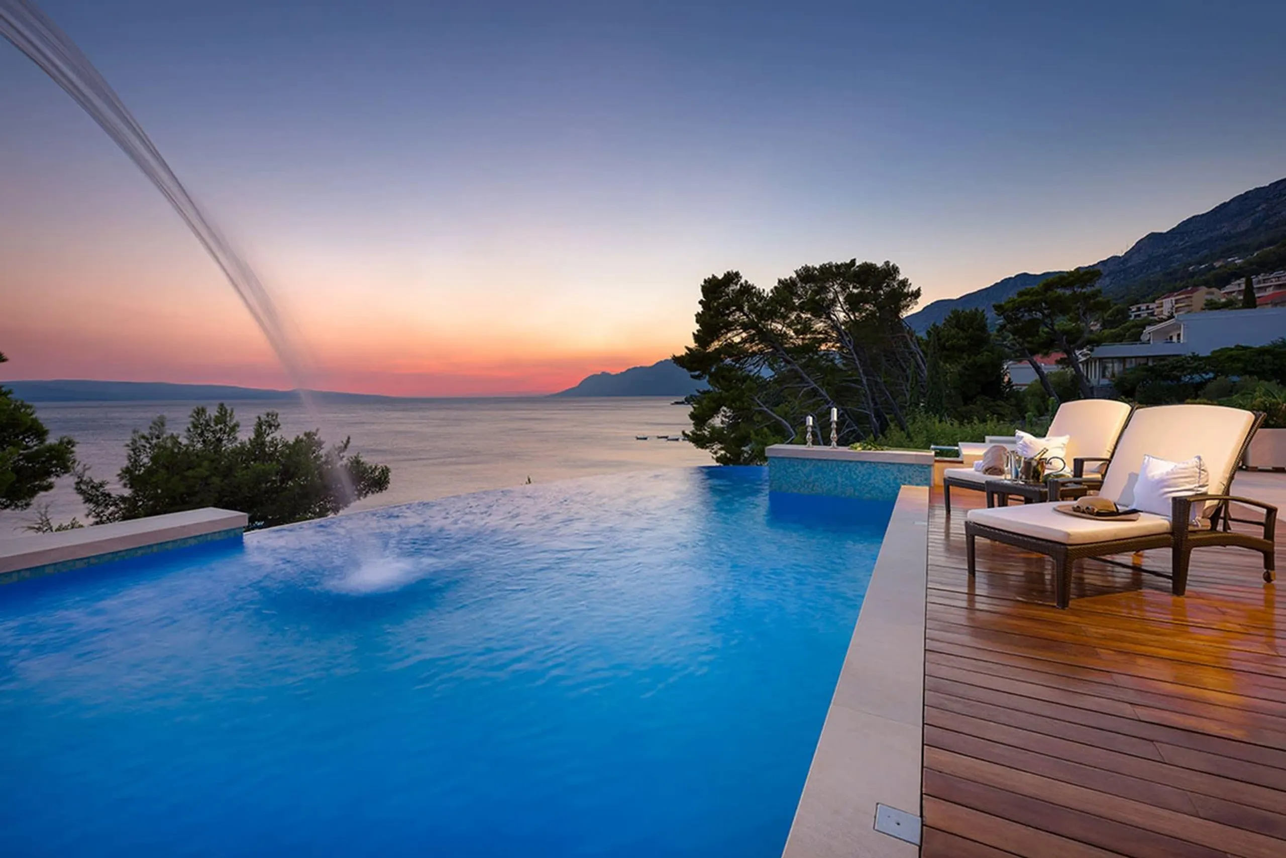 Inspiring Beachfront  Villa with Private Heated Pool & Oceanfront Views — photograph 6