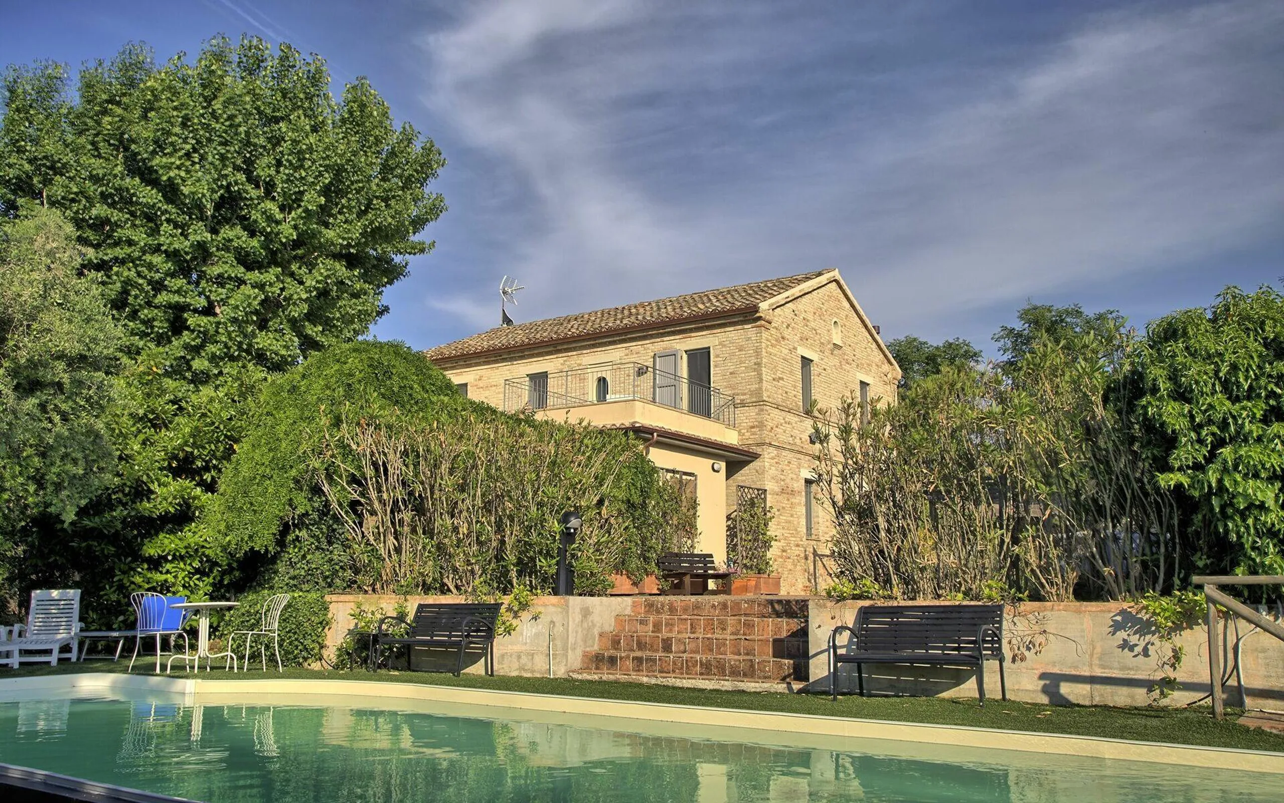 Serene Historic Villa with Pool and Spectacular Panorama of the Surrounding Nature All VILLAWAY®, Ostra