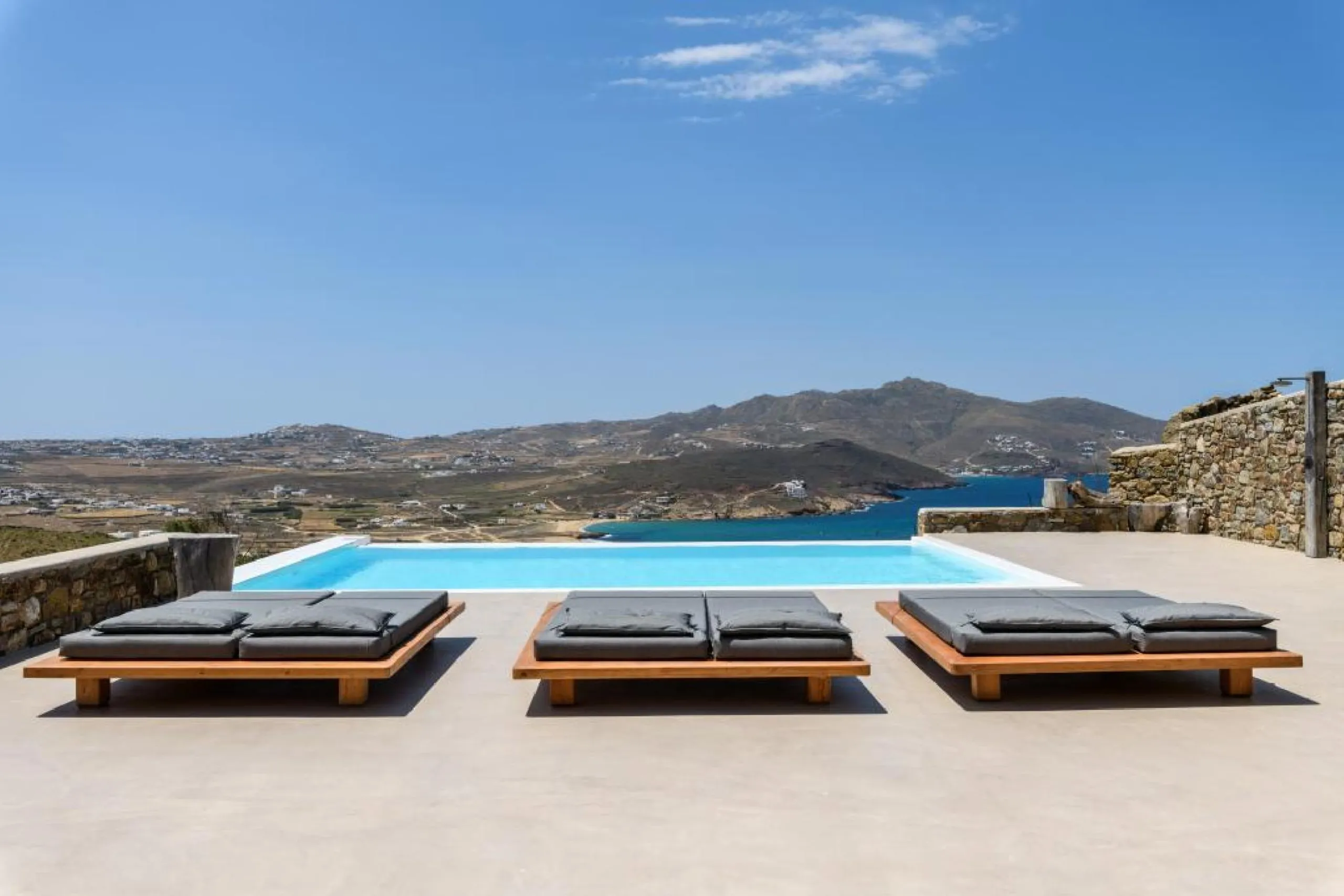 Mykonos Greek Style Villa with Stunning Sea Views — photograph 3