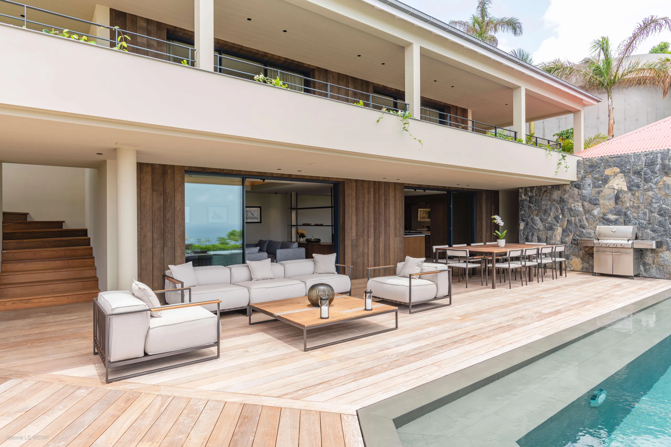 Exquisite Oceanfront Luxury Villa with Private Pool and Stunning Views — photograph 5