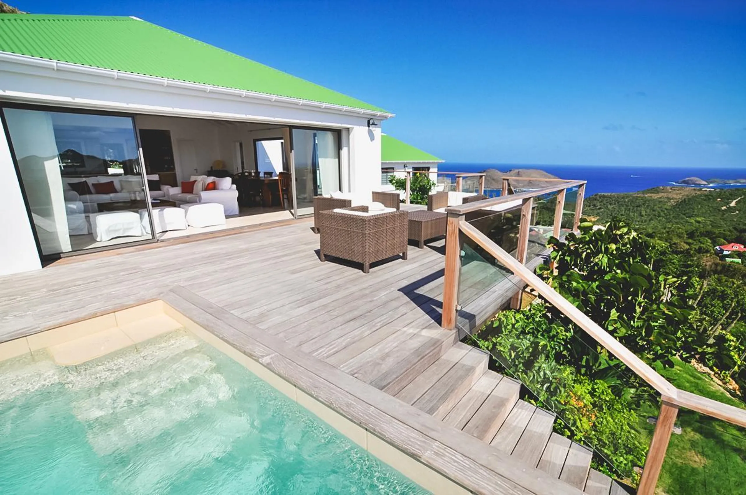Deluxe Paradise Estate with Private Pool and Panoramic Ocean Views — photograph 3