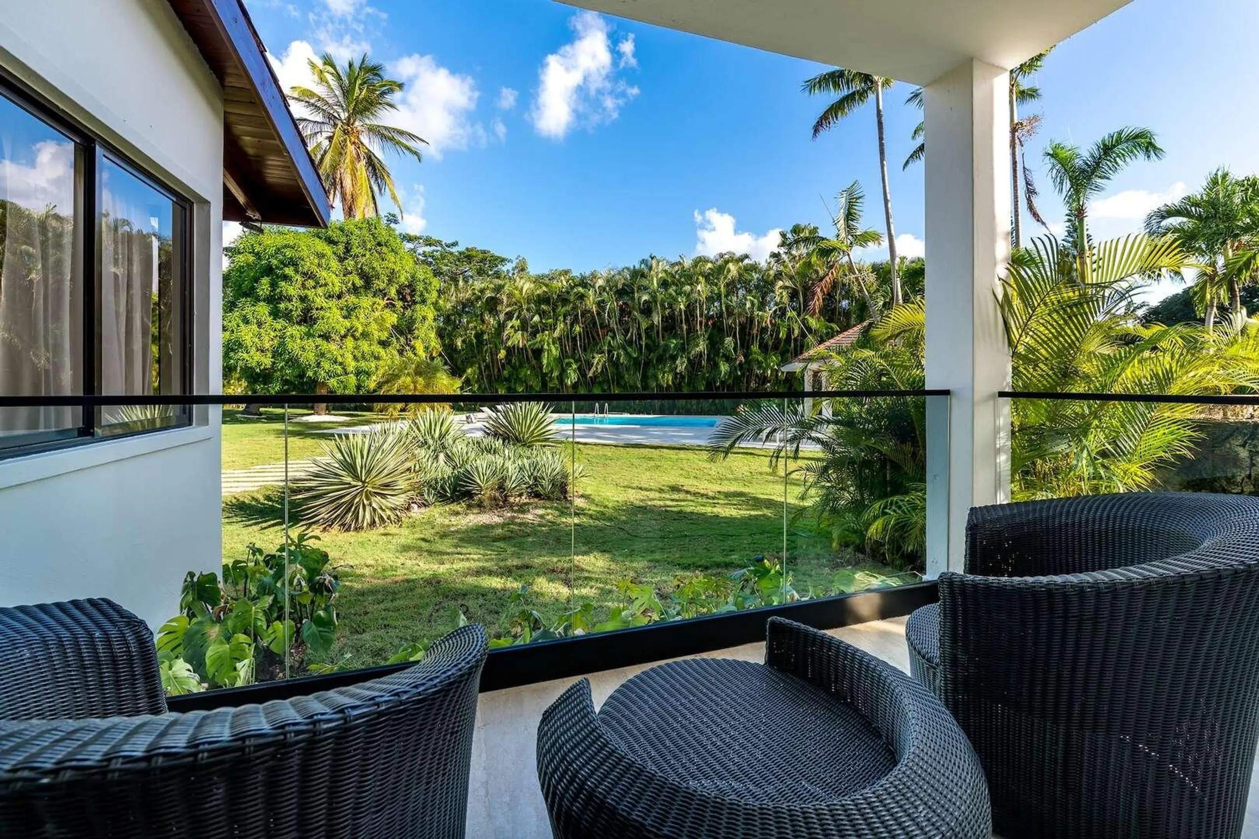 Casa de Campo's Luxe Haven Contemporary Styled Villa with Beach Access — photograph 4