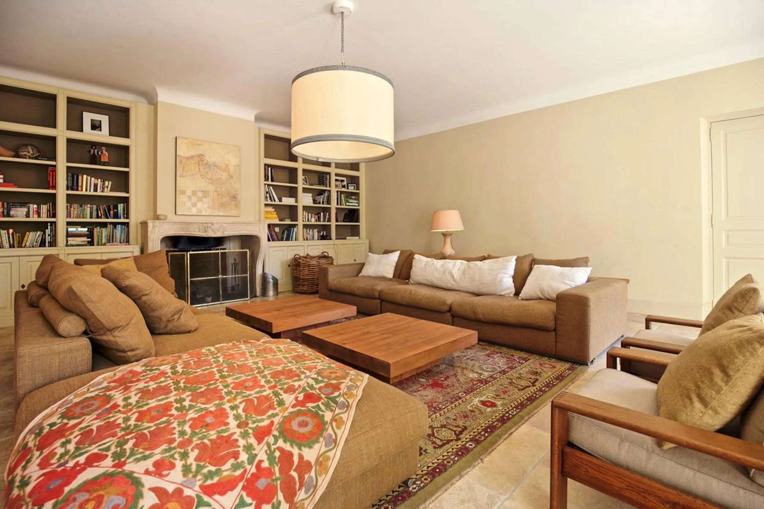 Sensational 10-Hectare Estate with Heated Pool and Distant Mountain Views — photograph 6