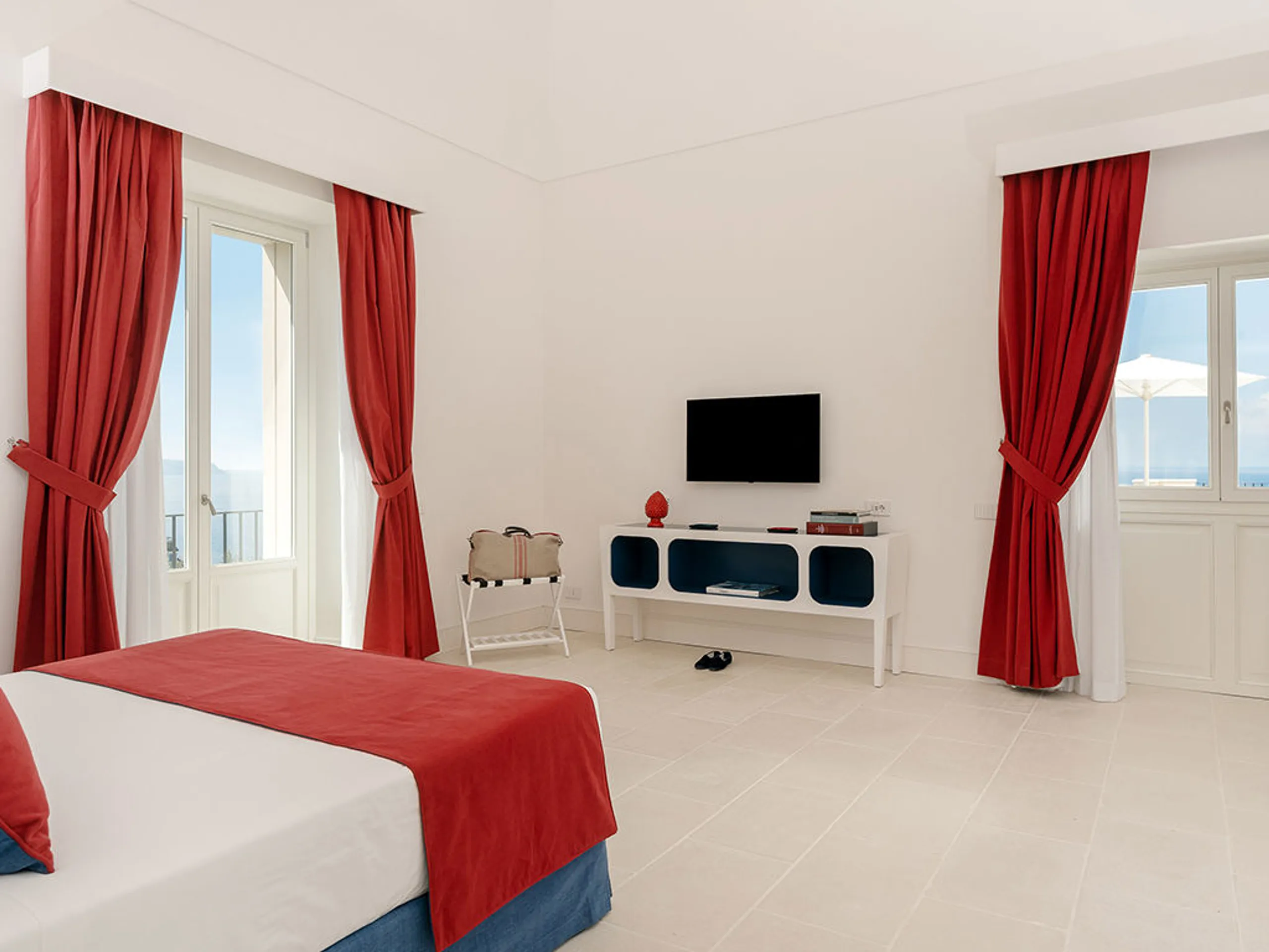 Refreshing Villa in Massa Lubrense with Heated Pool and Panoramic Views of Capri Island — photograph 10