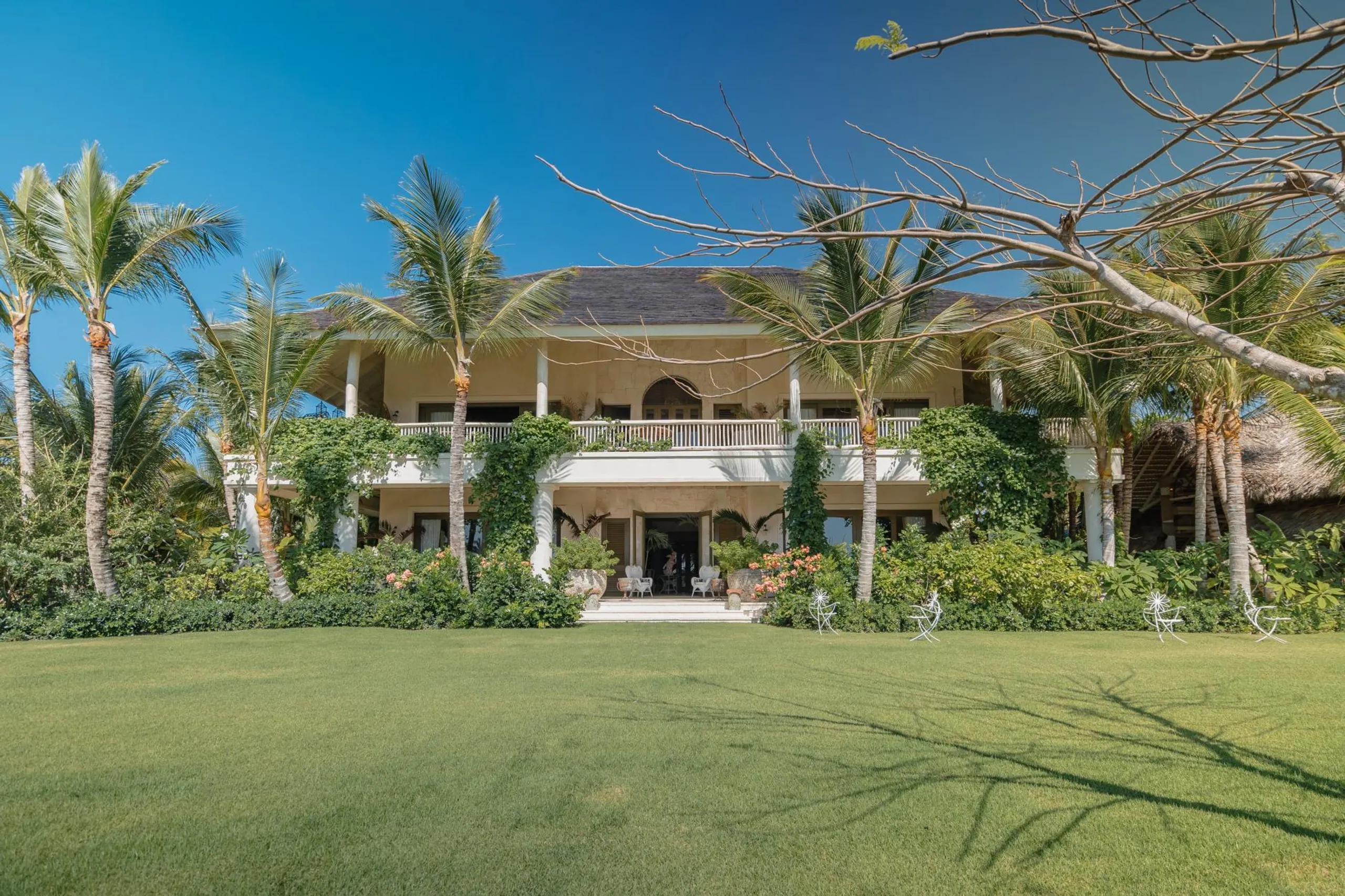 Unique Higuey Villa with Grandiose Pool — photograph 4