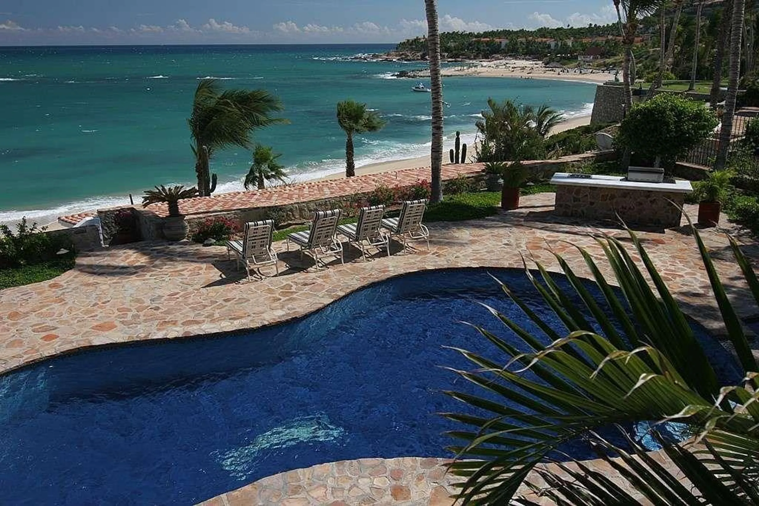 Classic Palmilla Beachfront Estate with Private Pool and Ocean Views — photograph 11