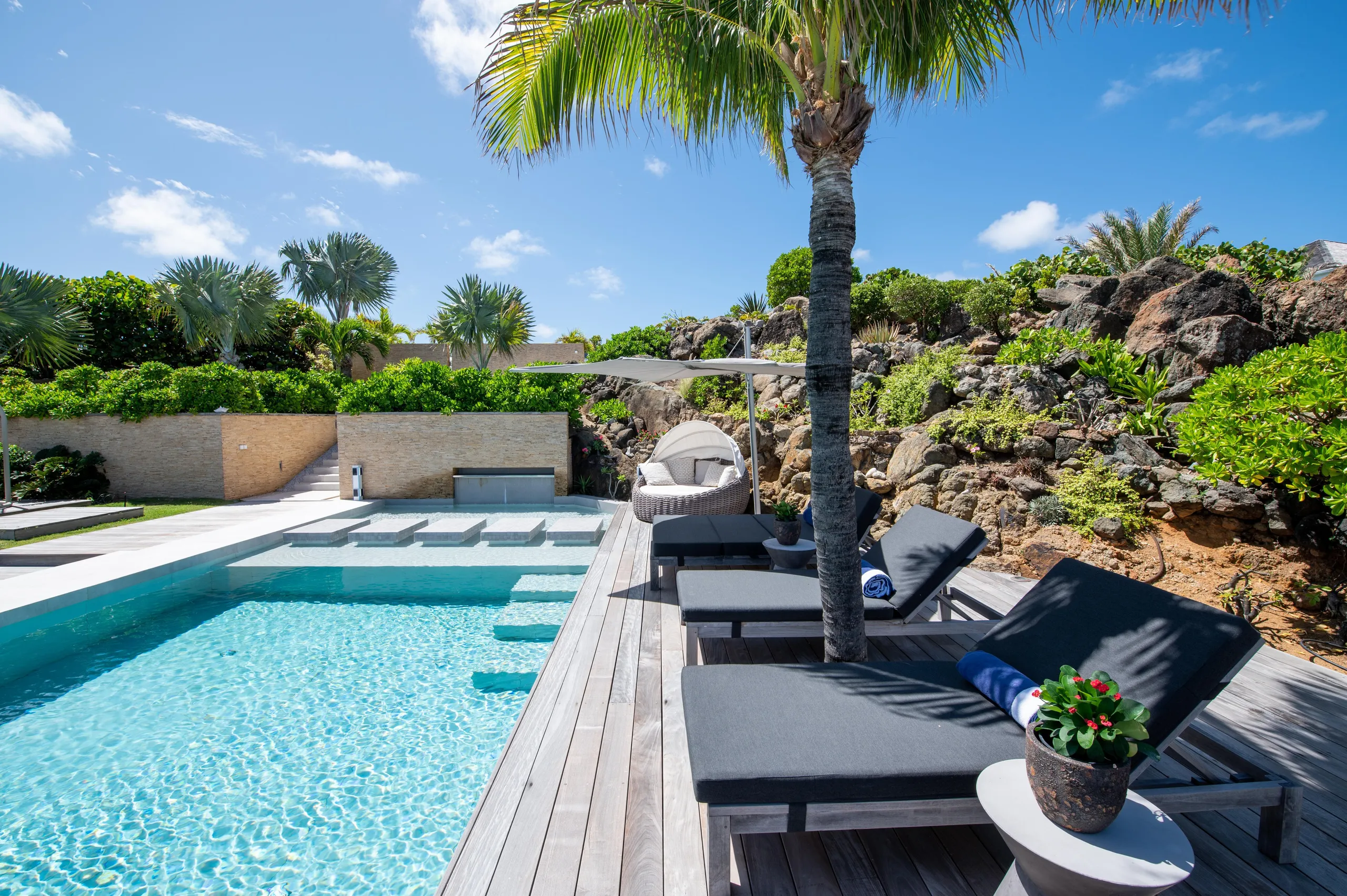 Exceptional Architectural Estate with Private Pool and  Panoramic Ocean VIews — photograph 8