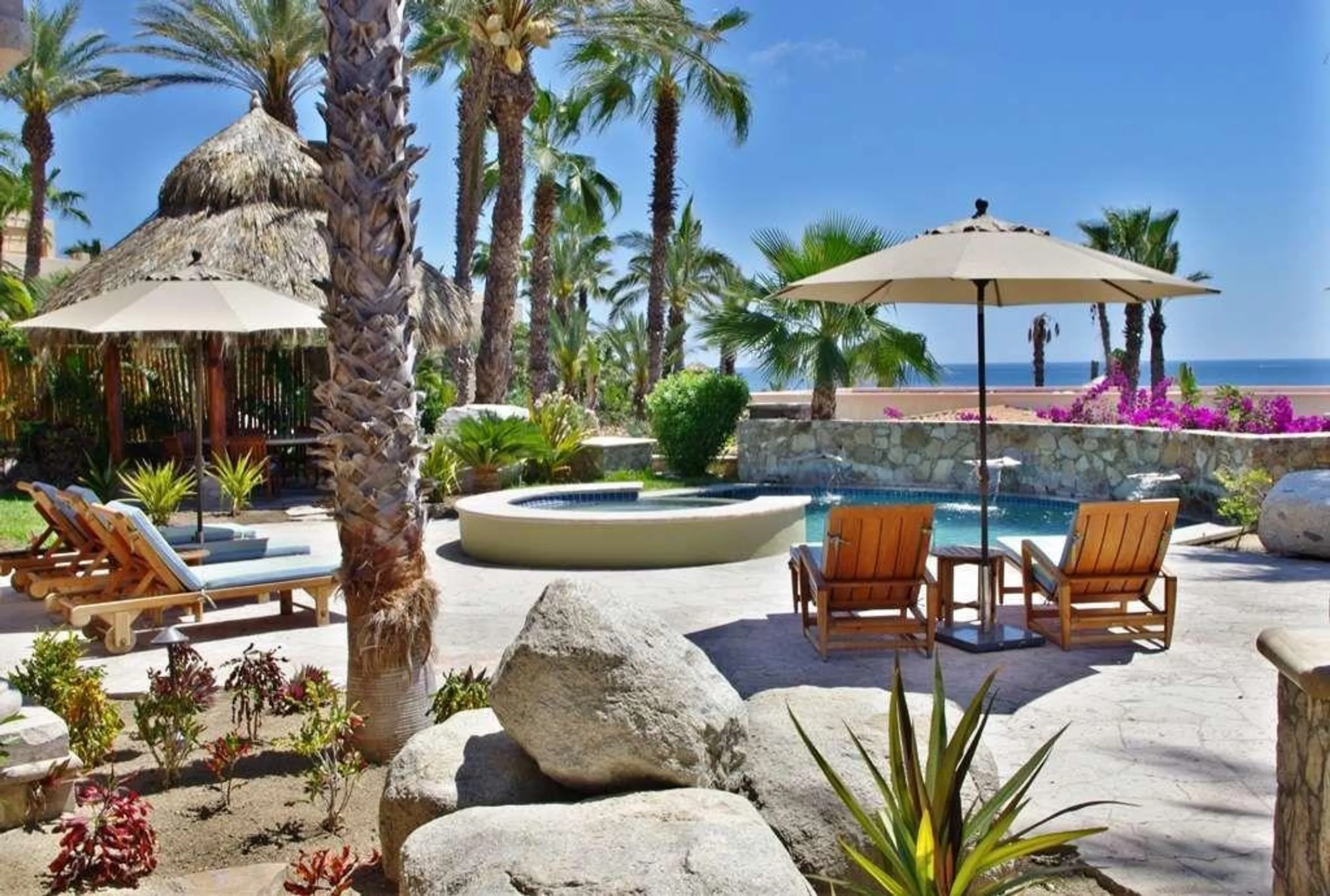 Punta Ballena Beachfront Villa with Private Pool and Ocean Views — photograph 4