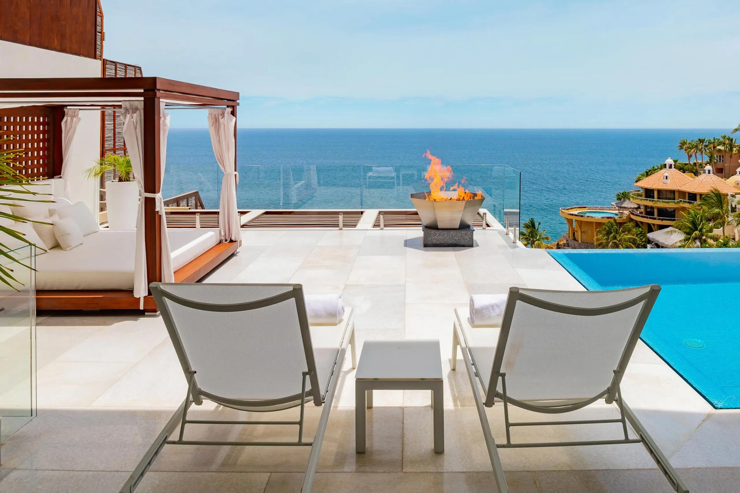 Contemporary Hillside Pedregal Estate with Infinity Pool and Ocean Views — photograph 7