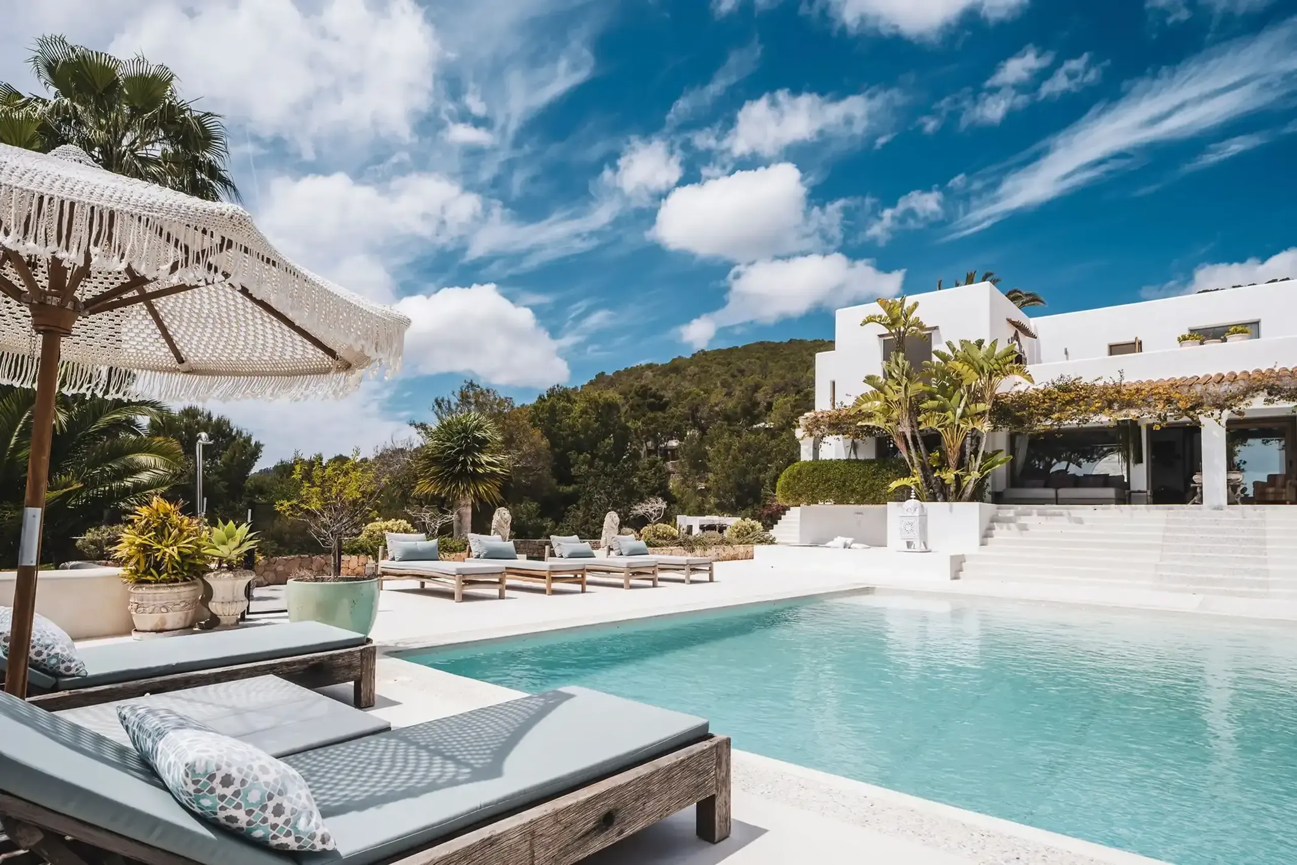 Glorious Mediterranean Villa with Pool and Breathtaking Sea Views — photograph 2