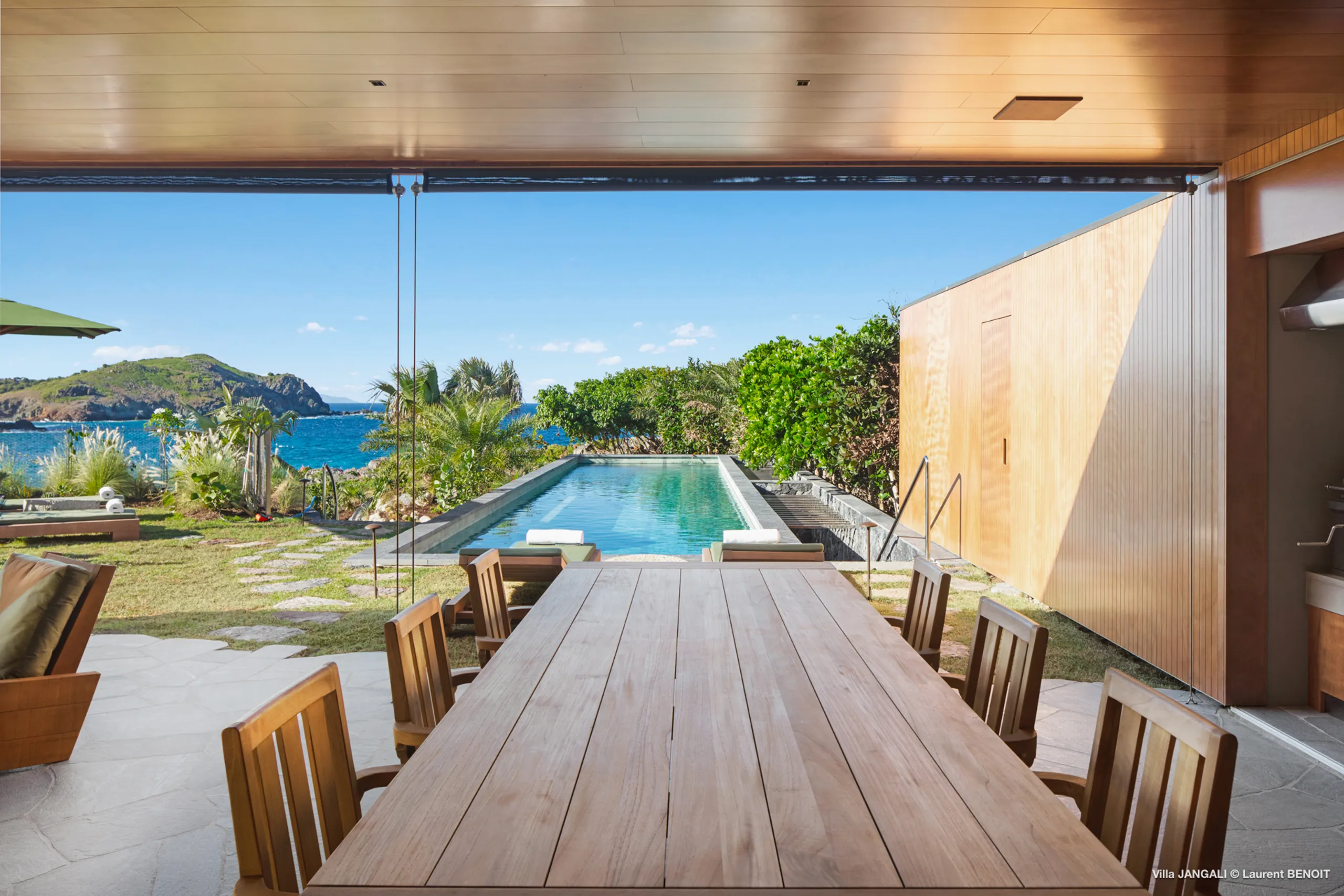 Serene Flamands Estate with Gardens, Heated Pool & Ocean Views — photograph 10