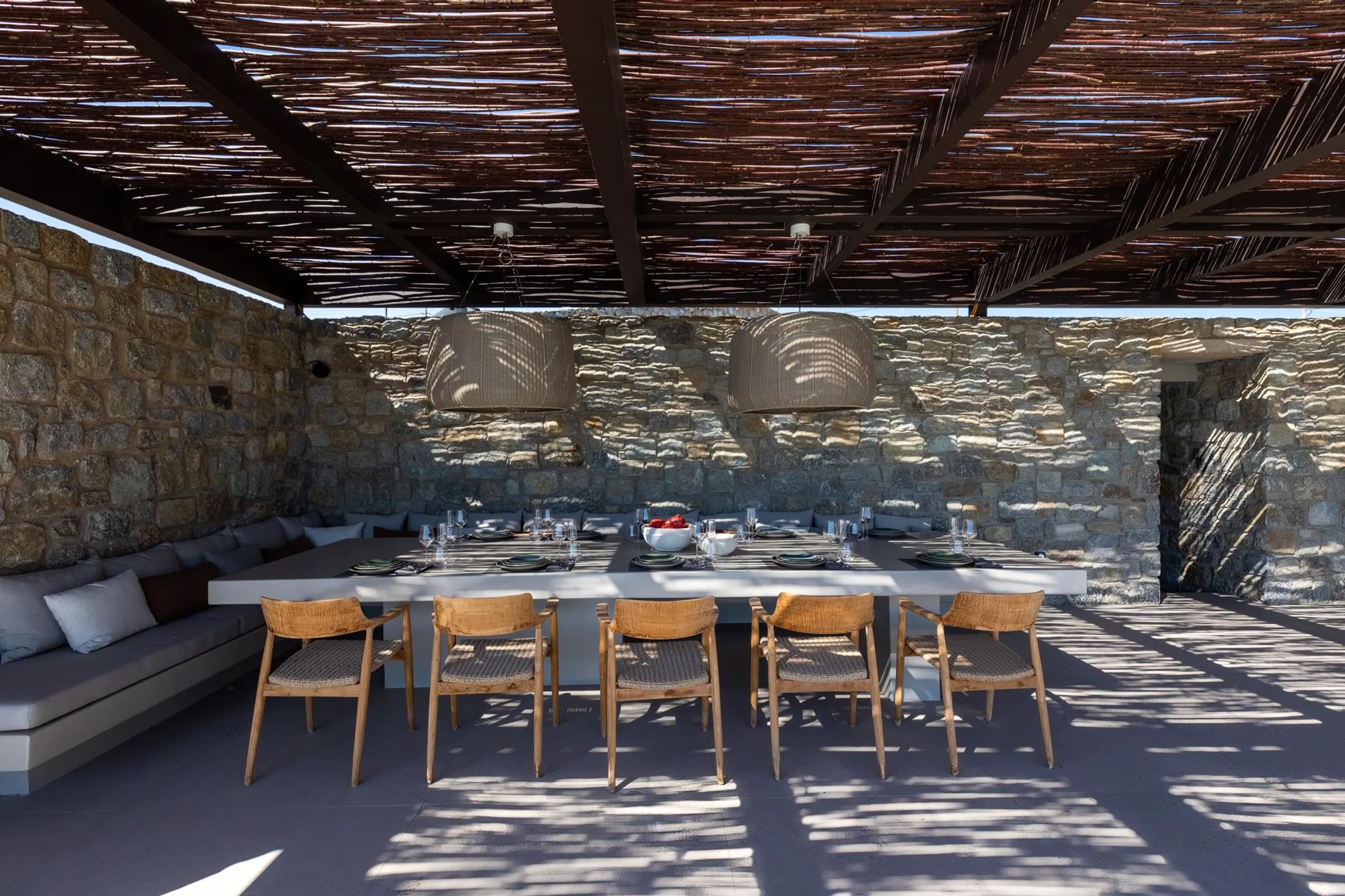 Sumptuous Seaview Villa with Majestic Pool and Views — photograph 7