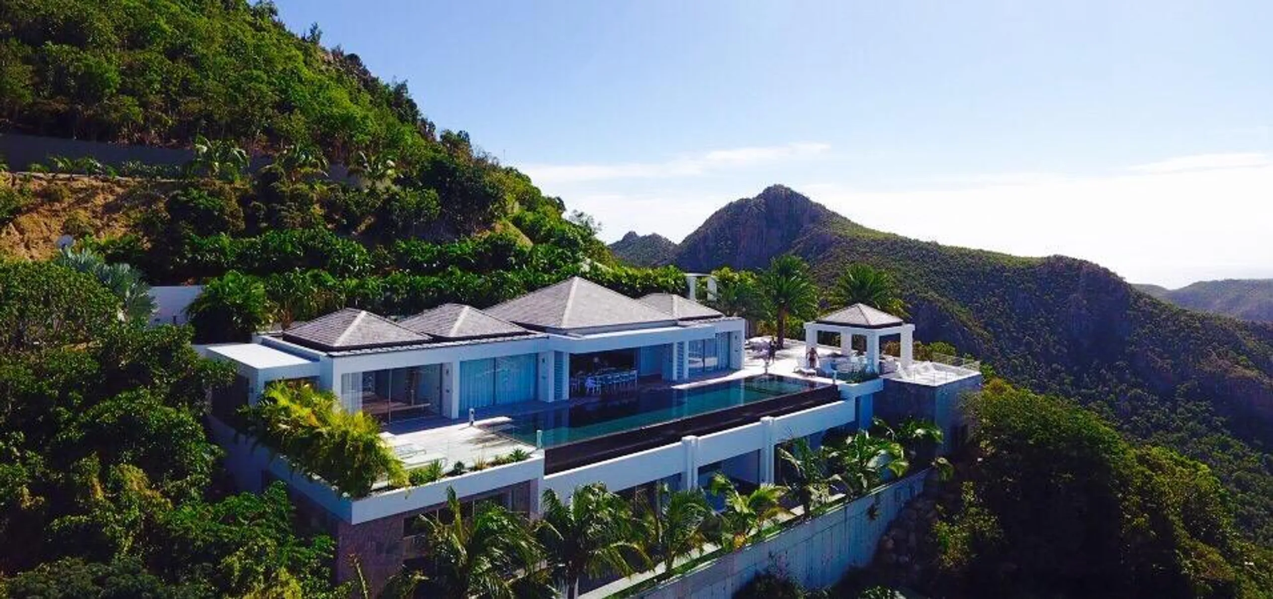 Superb Seaview Villa with Infinity Pool and Fitness Center — photograph 8