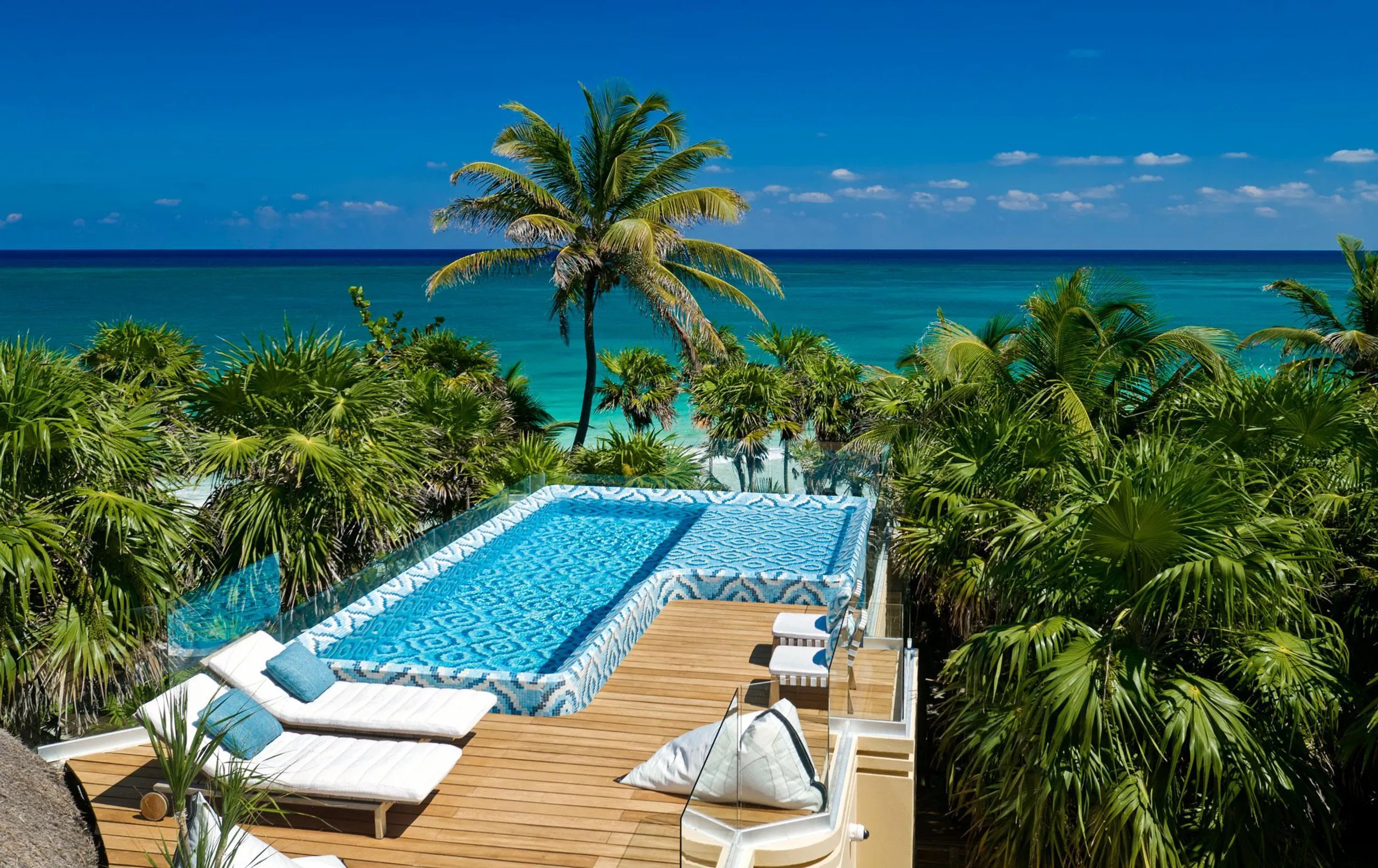 Contemporary Mayan Luxury with Private Pool and 100 Meters of Private Beachfront — photograph 2