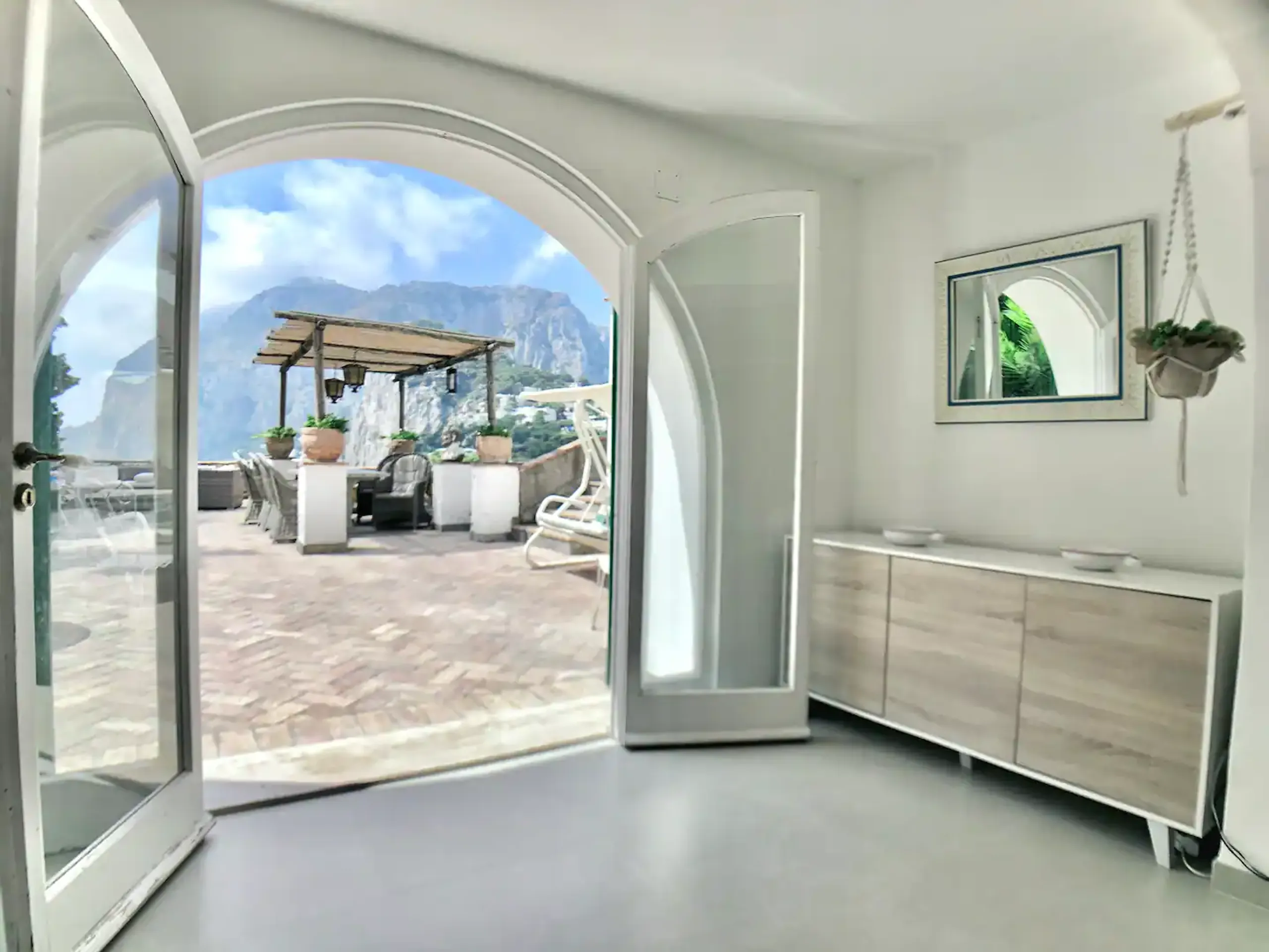 Tranquil Villa in Capri with Pool and Scenic Views — photograph 7